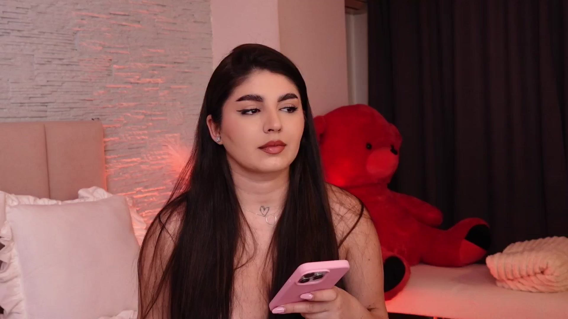 Gallery image thumbnail from RachelS's myfreecams stream on, 03/12/2025, 10:52 image 10 of 20