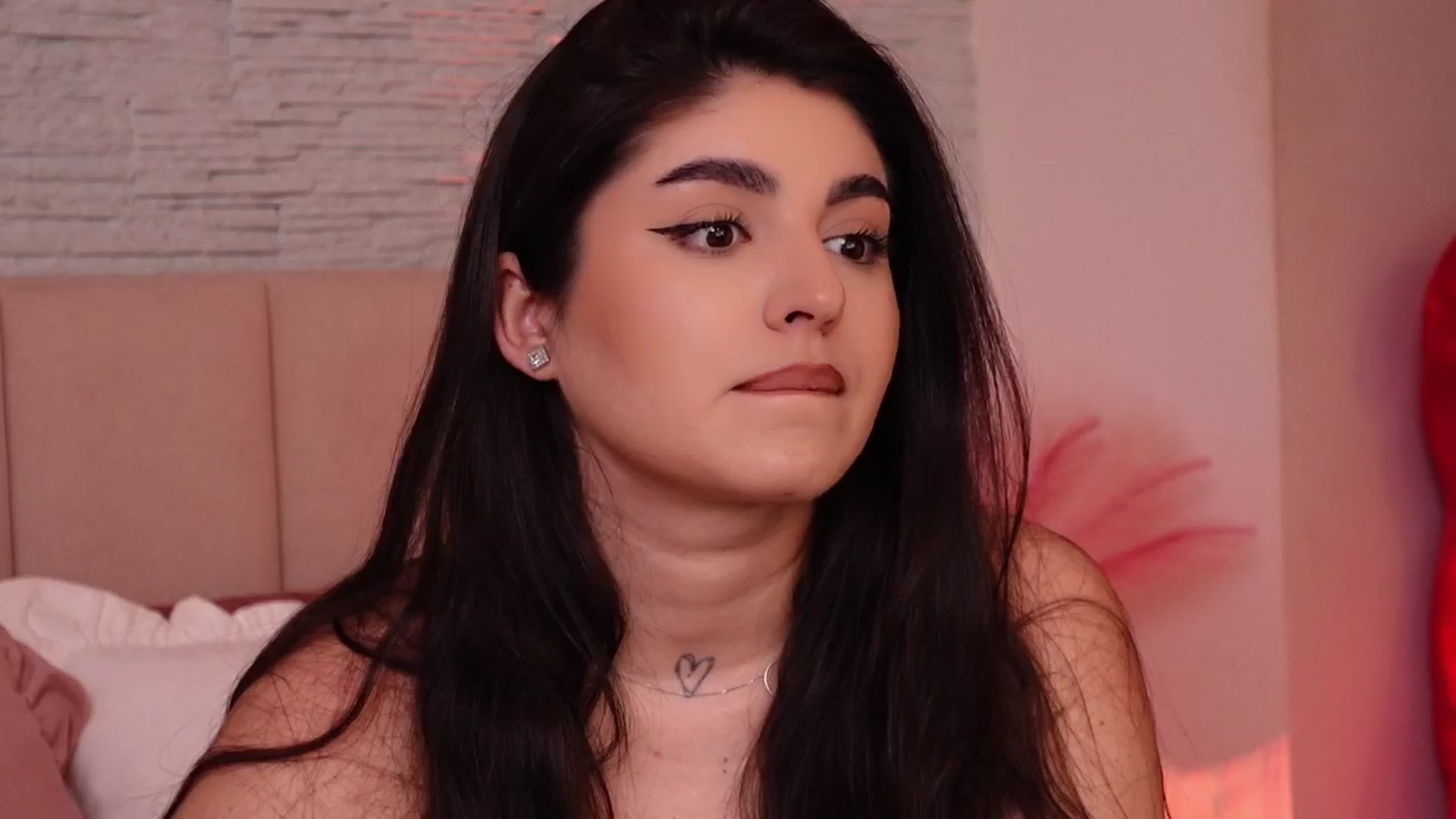 Gallery image thumbnail from RachelS's myfreecams stream on, 03/14/2025, 11:12 image 3 of 20