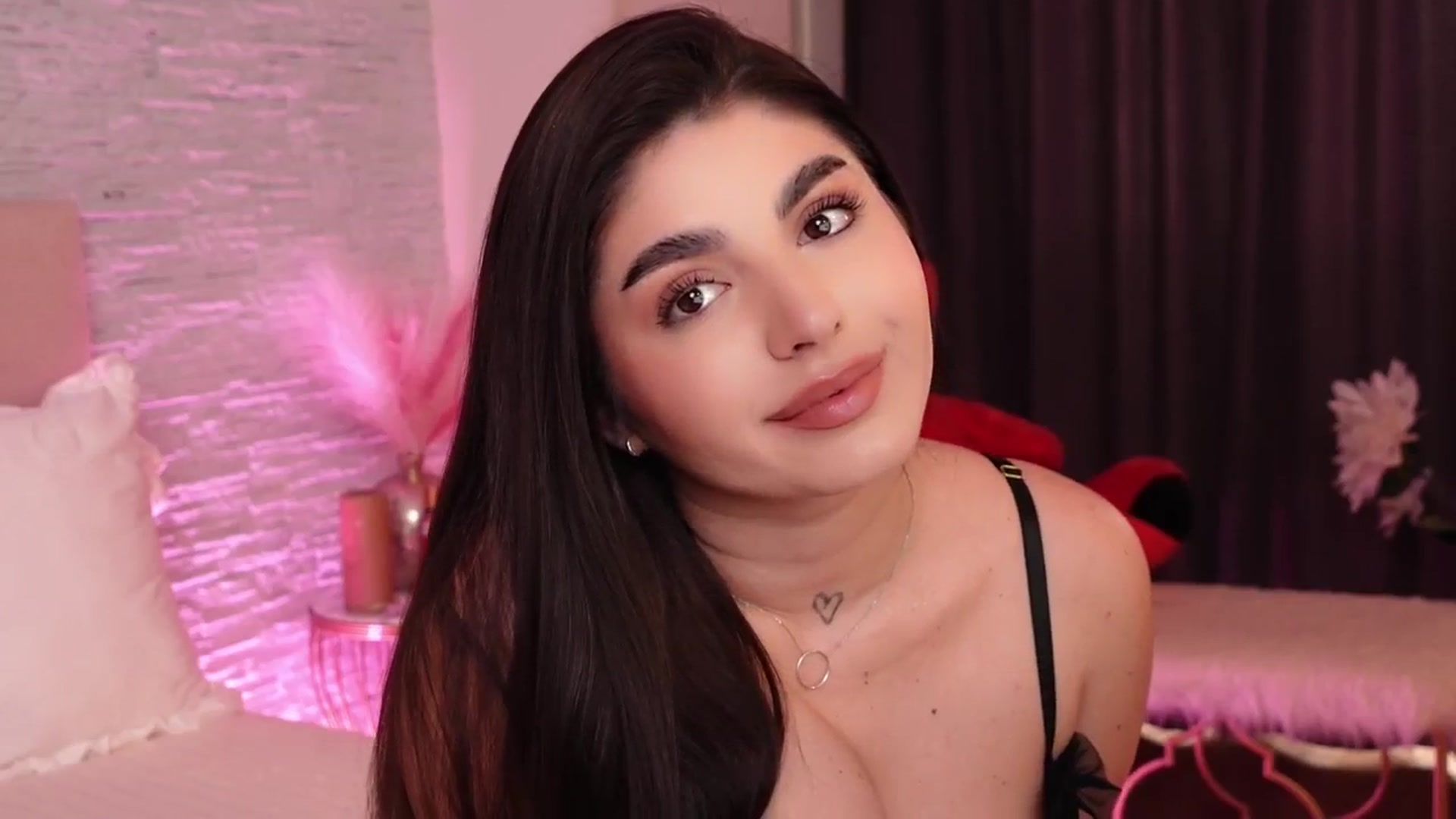 Gallery image thumbnail from RachelS's myfreecams stream on, 03/20/2025, 11:27 image 7 of 20
