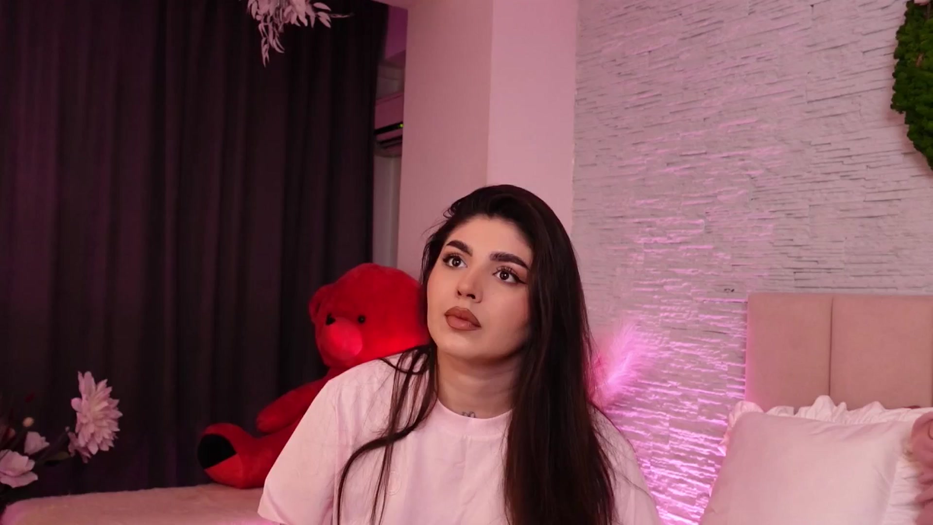 Gallery image thumbnail from RachelS's myfreecams stream on, 03/26/2025, 06:03 image 17 of 20