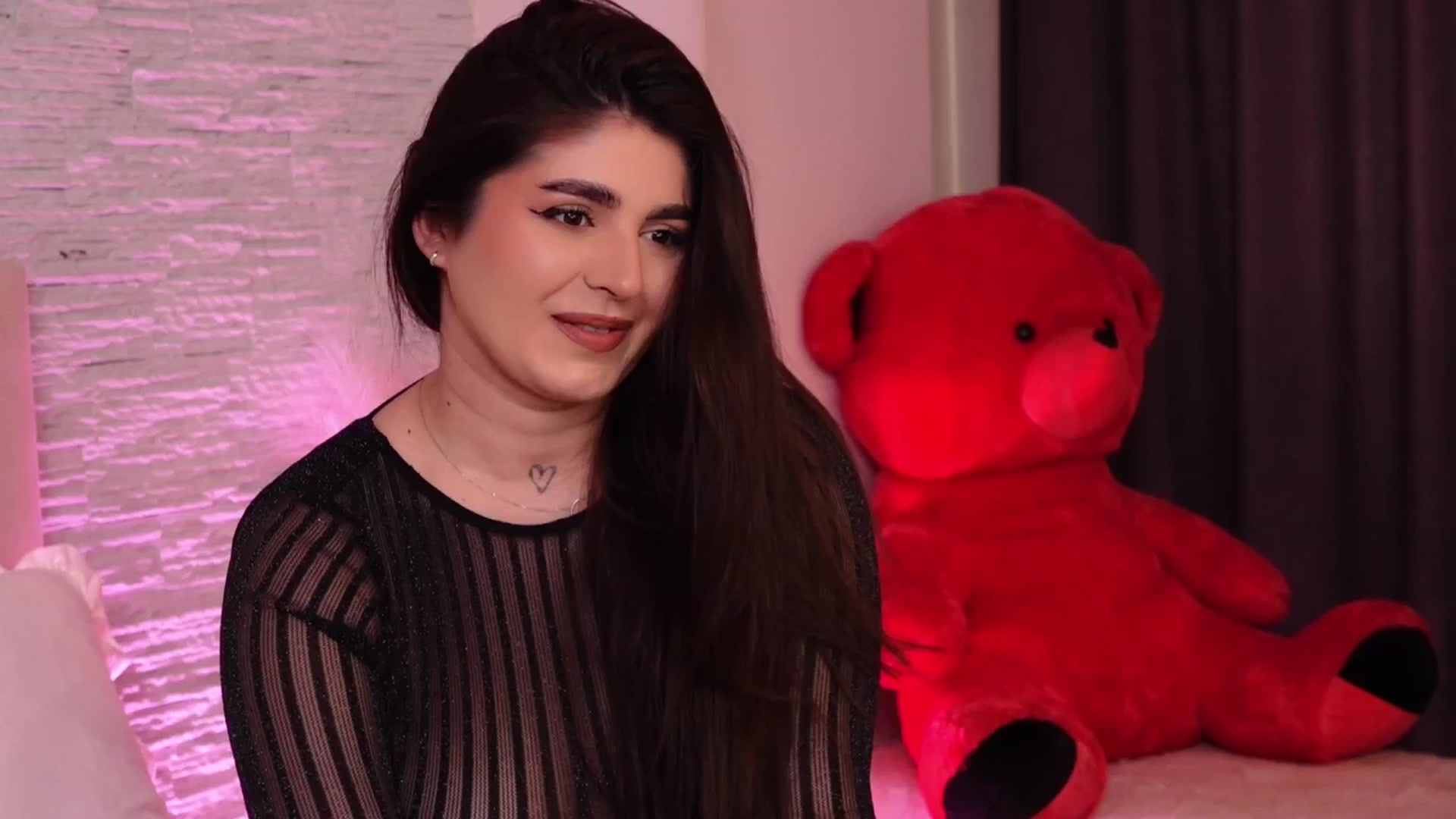 Gallery image thumbnail from RachelS's myfreecams stream on, 03/26/2025, 08:25 image 14 of 20