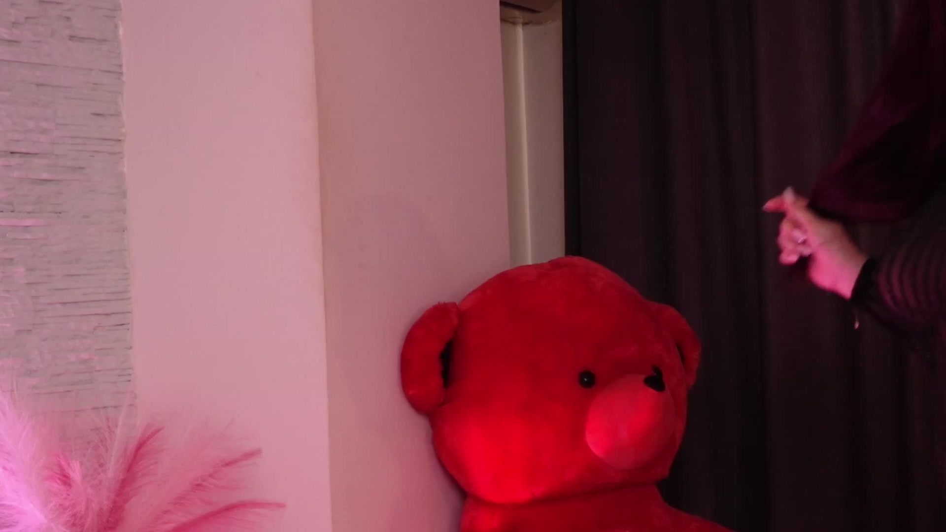 Gallery image thumbnail from RachelS's myfreecams stream on, 03/26/2025, 08:25 image 13 of 20