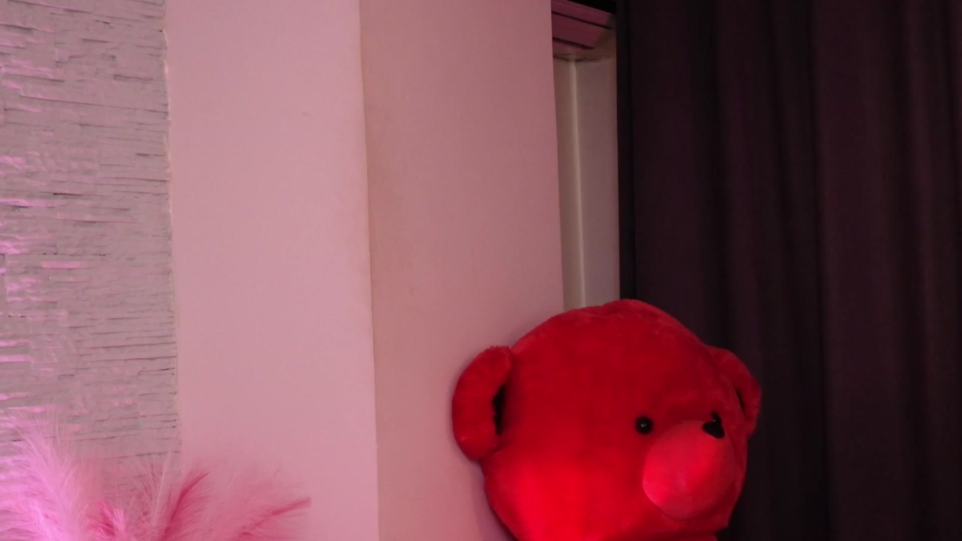 Gallery image thumbnail from RachelS's myfreecams stream on, 03/26/2025, 08:25 image 18 of 20