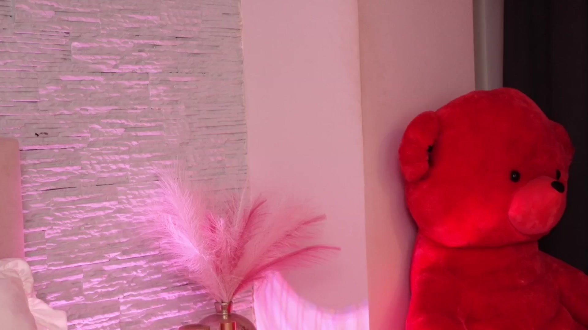 Gallery image thumbnail from RachelS's myfreecams stream on, 03/28/2025, 07:23 image 5 of 20