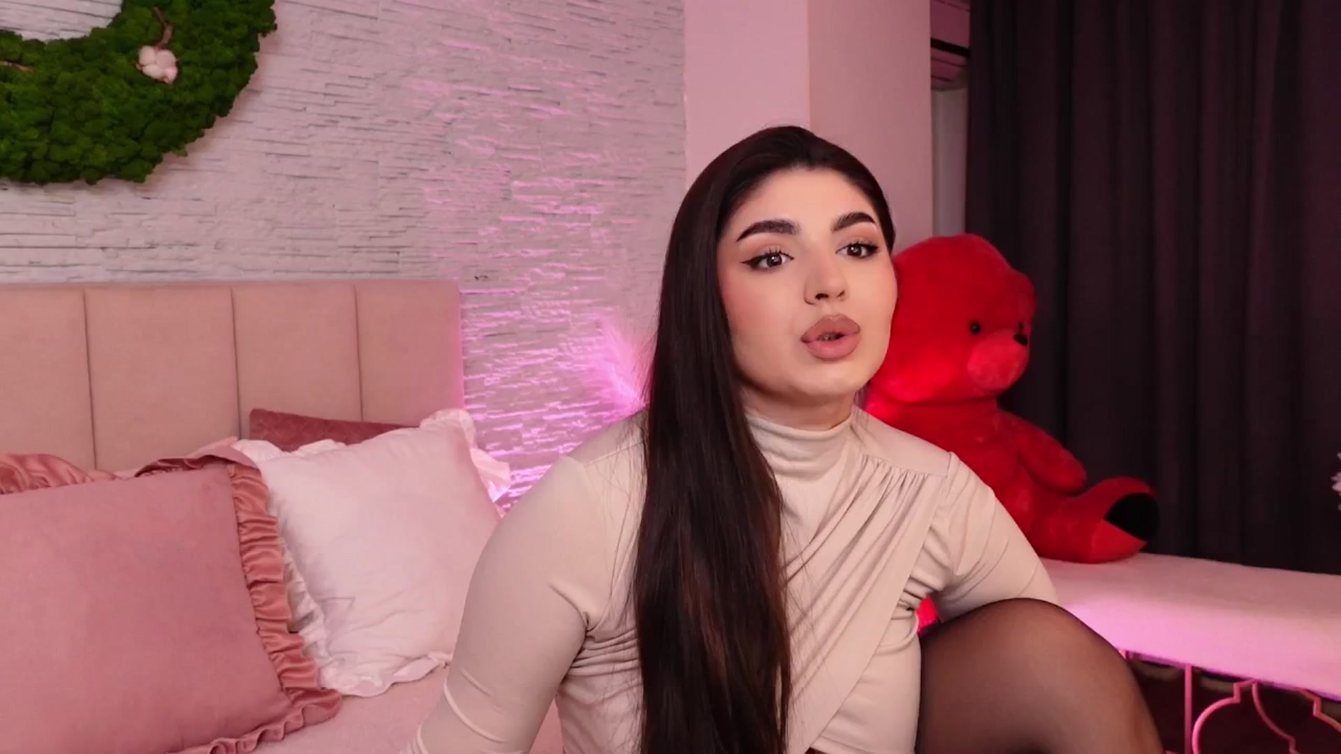Gallery image thumbnail from RachelS's myfreecams stream on, 03/28/2025, 07:23 image 16 of 20
