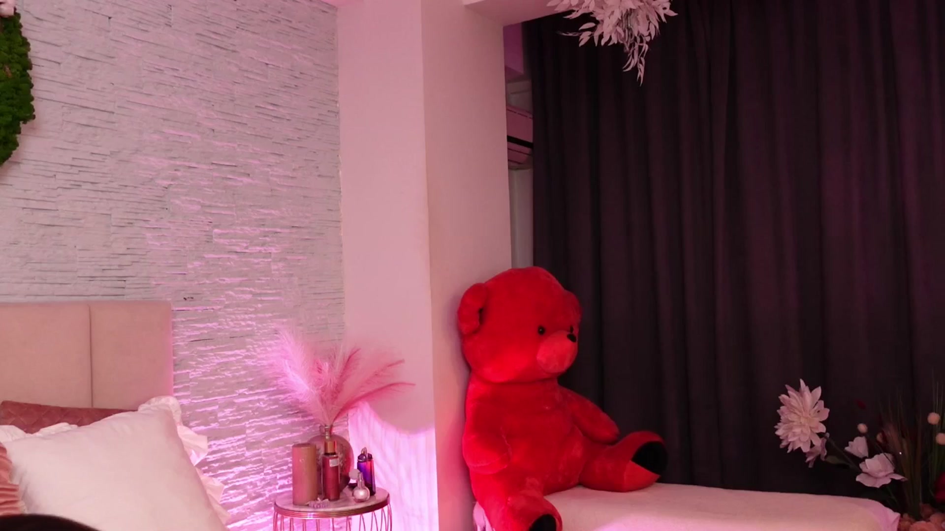 Gallery image thumbnail from RachelS's myfreecams stream on, 03/28/2025, 07:23 image 17 of 20