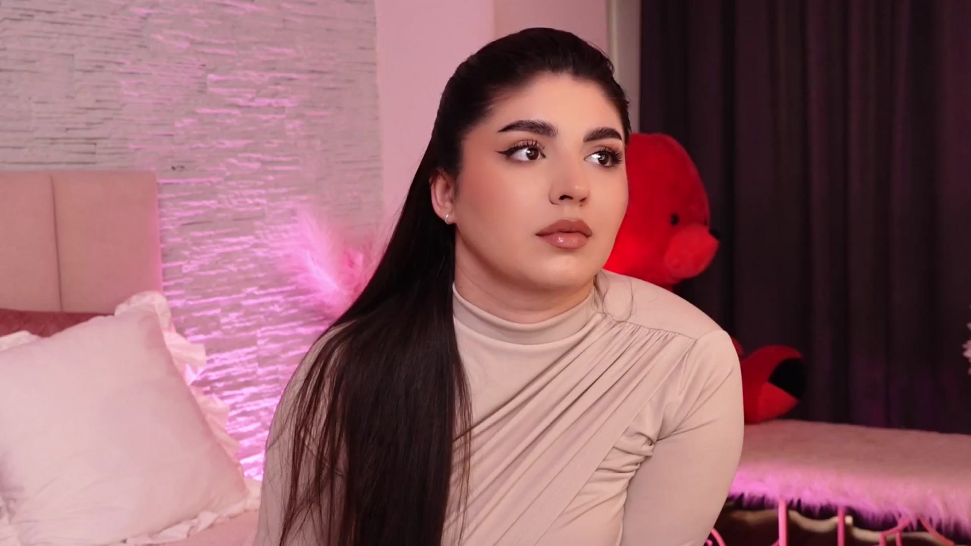Gallery image thumbnail from RachelS's myfreecams stream on, 03/28/2025, 10:43 image 15 of 20