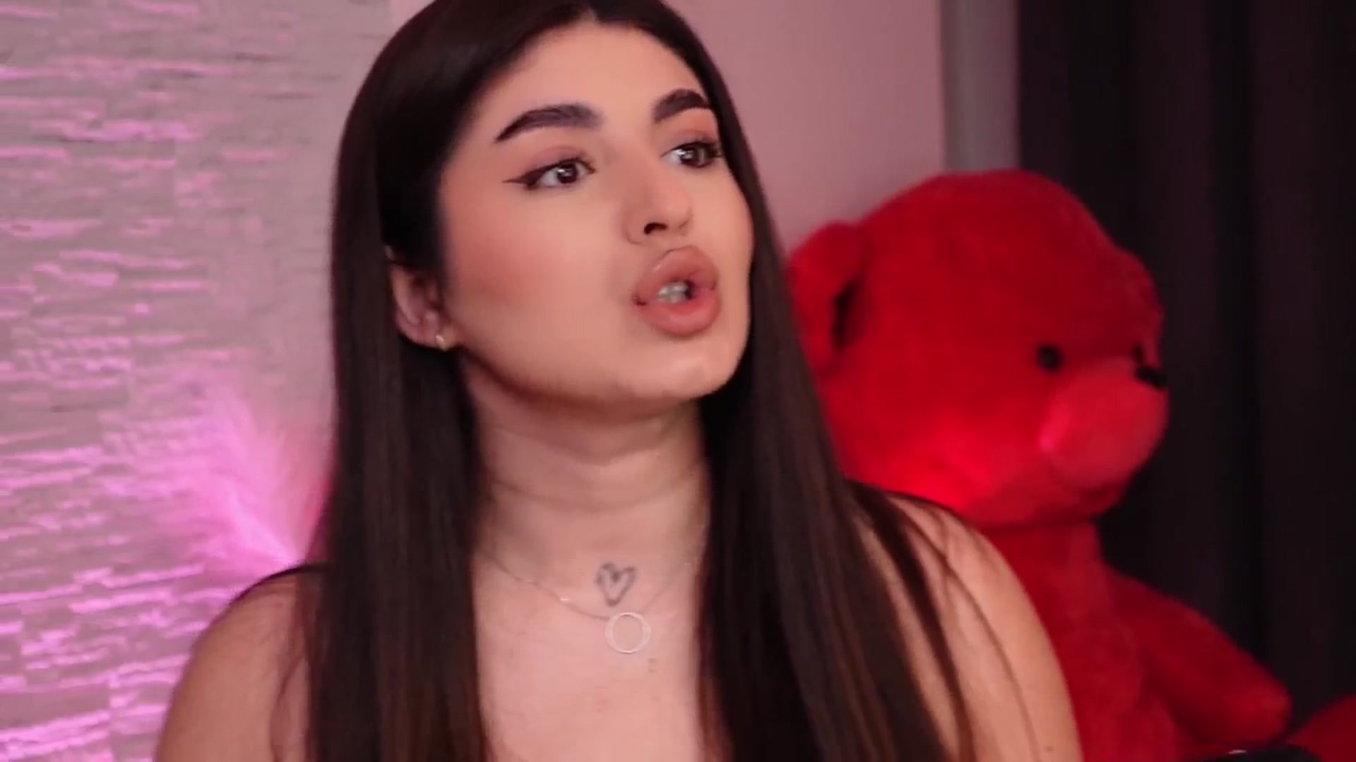 Gallery image thumbnail from RachelS's myfreecams stream on, 03/29/2025, 06:25 image 20 of 20