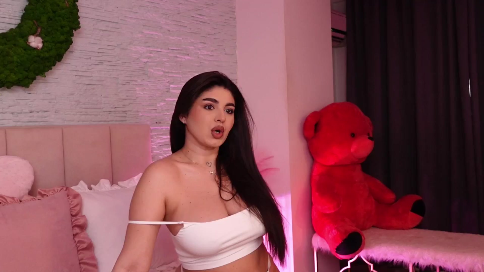 Gallery image thumbnail from RachelS's myfreecams stream on, 03/31/2025, 05:25 image 13 of 20
