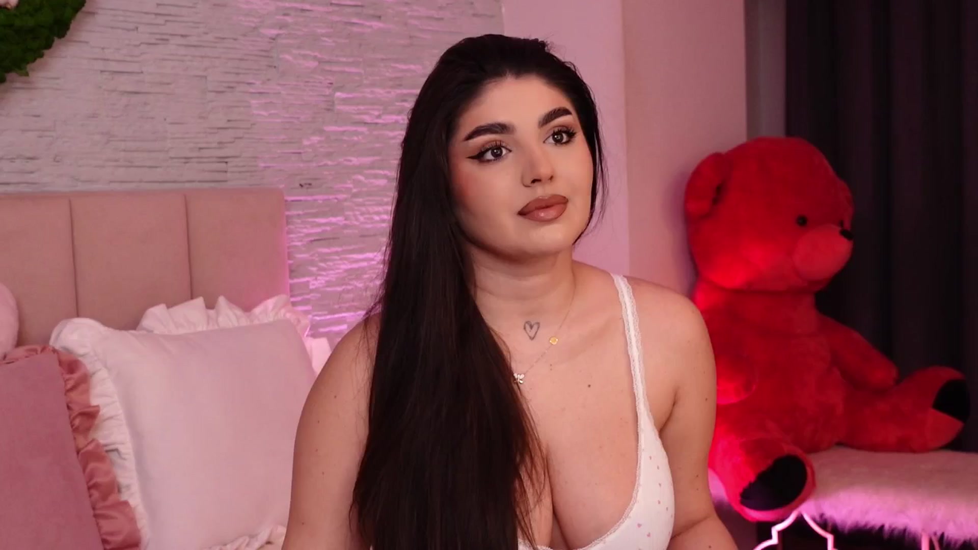 Gallery image thumbnail from RachelS's myfreecams stream on, 04/01/2025, 06:55 image 1 of 20