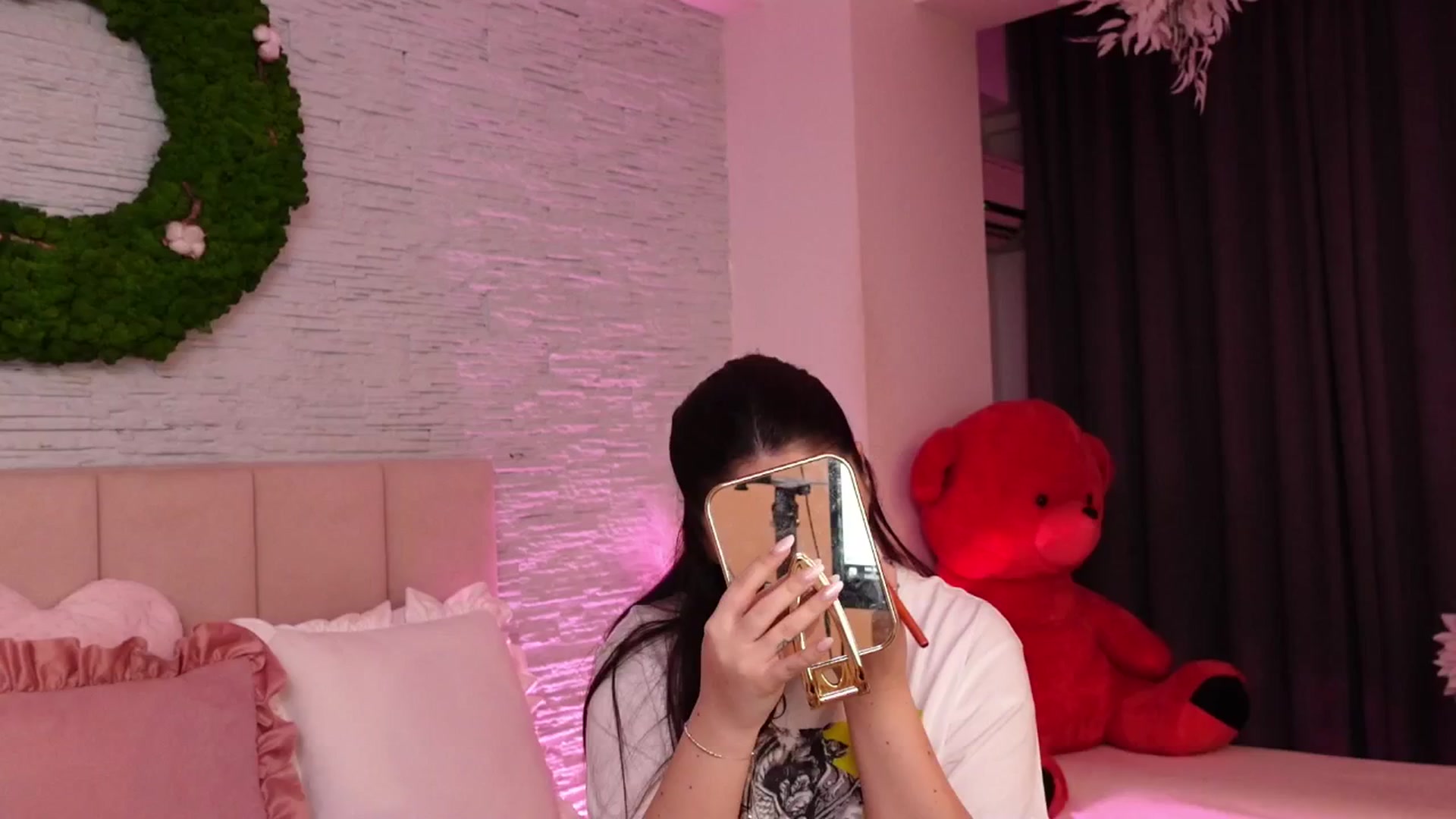 Gallery image thumbnail from RachelS's myfreecams stream on, 04/02/2025, 04:23 image 4 of 20