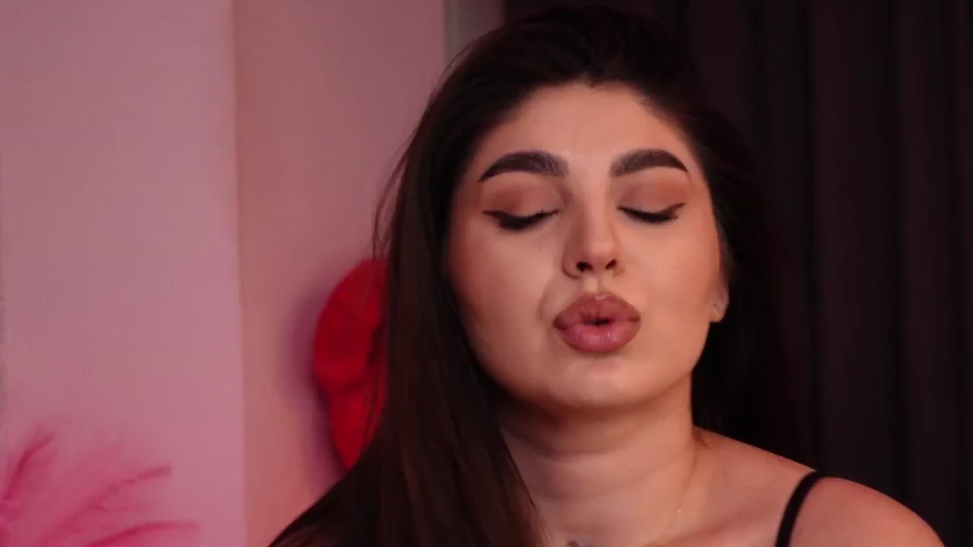 Gallery image thumbnail from RachelS's myfreecams stream on, 04/02/2025, 07:33 image 9 of 20