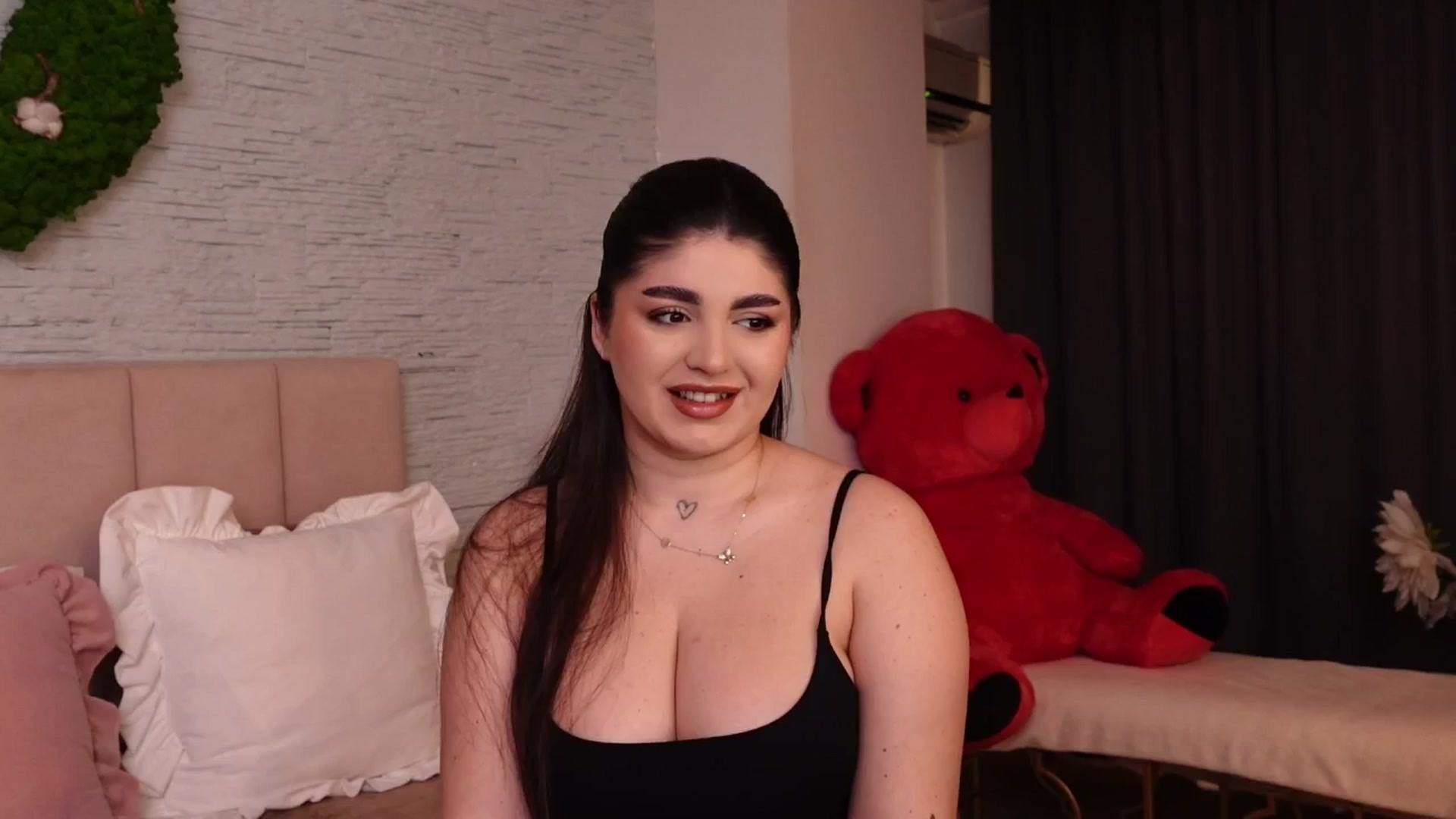 Gallery image thumbnail from RachelS's myfreecams stream on, 04/08/2025, 06:39 image 2 of 20