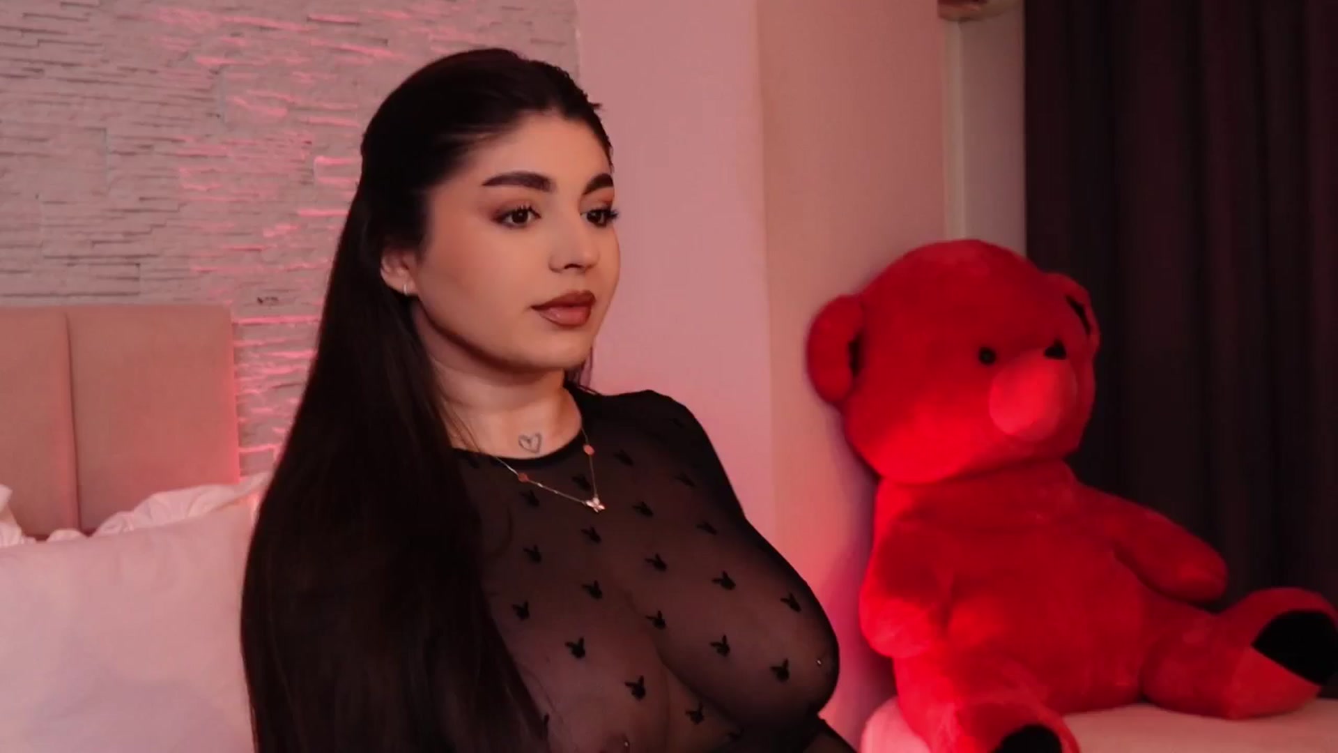 Gallery image thumbnail from RachelS's myfreecams stream on, 04/08/2025, 06:39 image 4 of 20