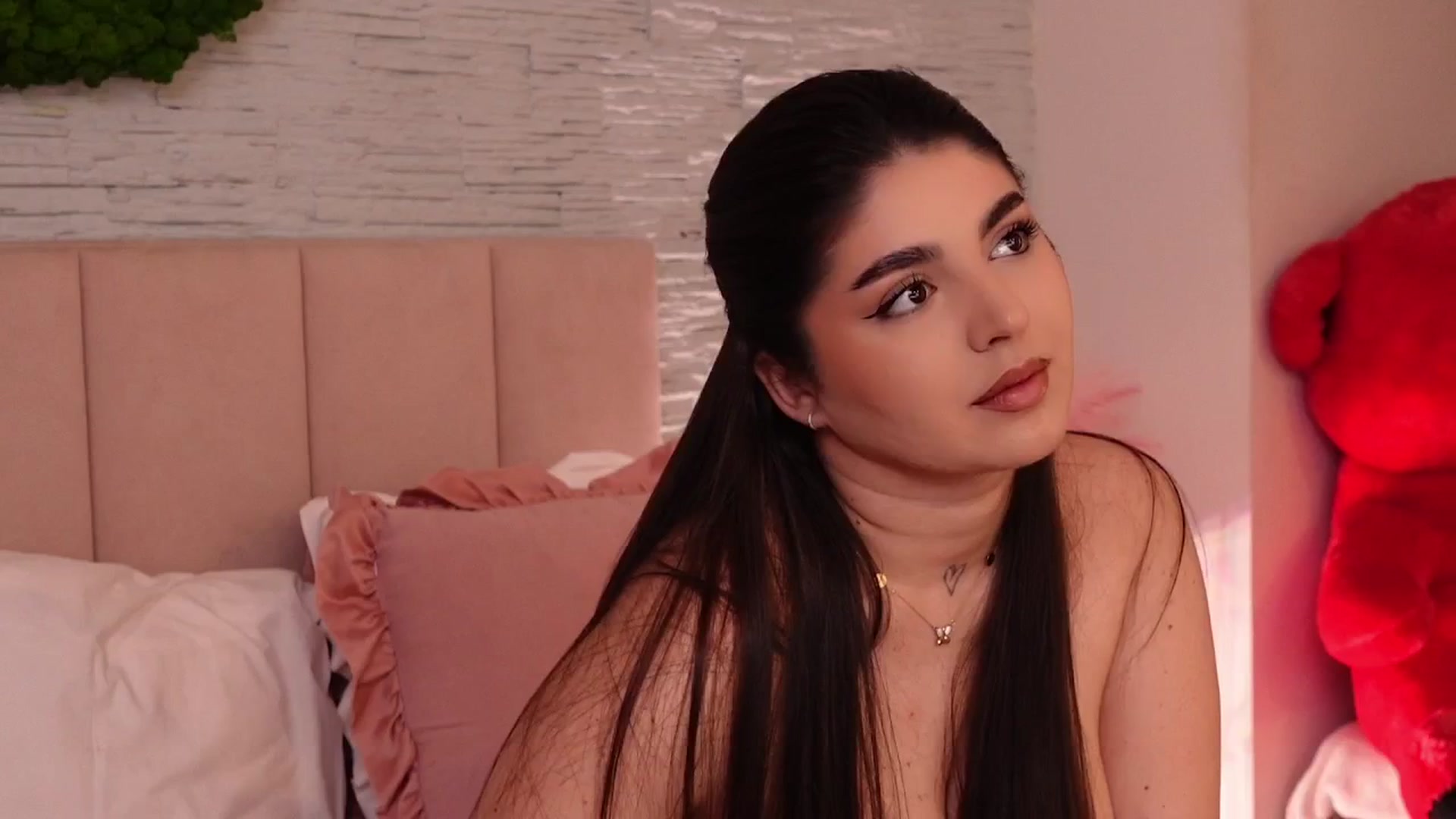 Gallery image thumbnail from RachelS's myfreecams stream on, 04/17/2025, 06:31 image 19 of 20