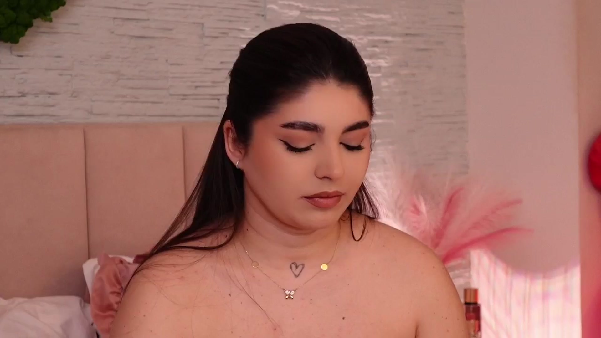 Gallery image thumbnail from RachelS's myfreecams stream on, 04/17/2025, 06:31 image 8 of 20