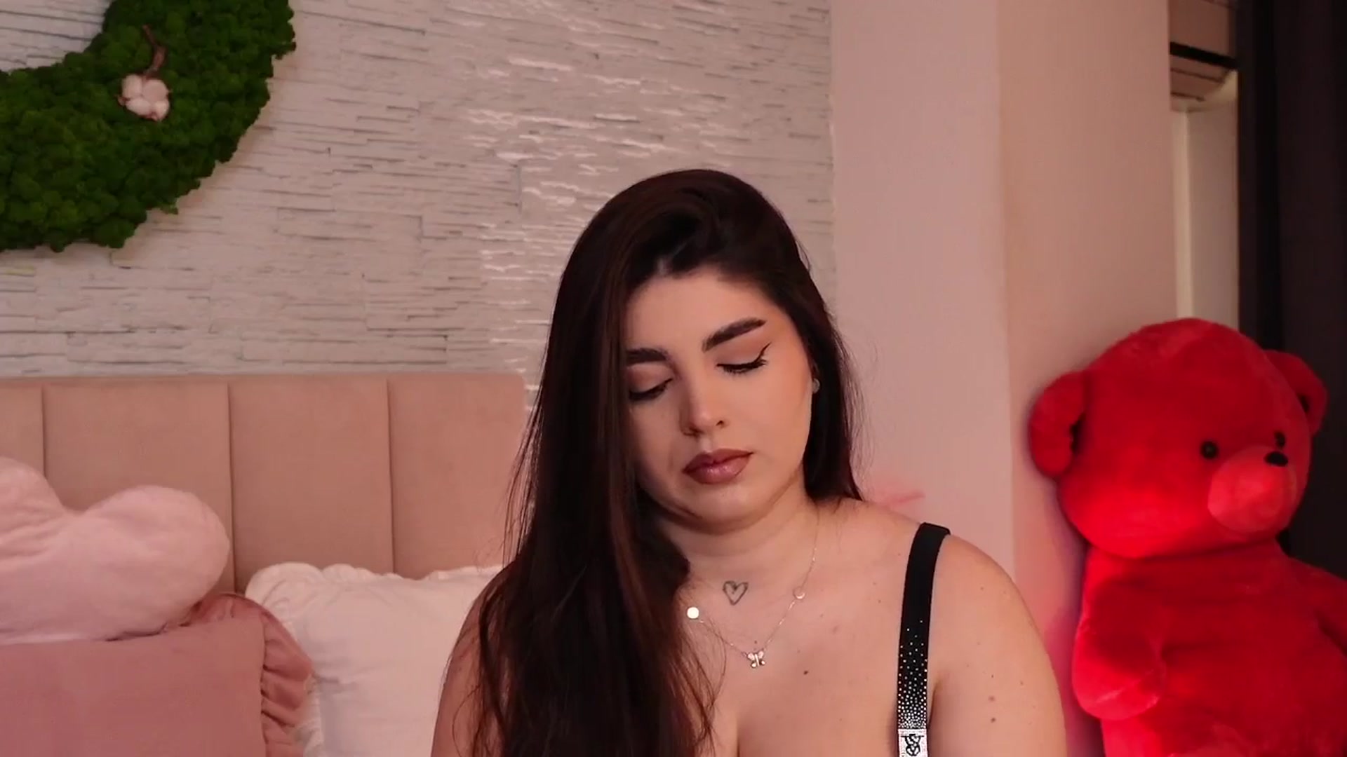 Gallery image thumbnail from RachelS's myfreecams stream on, 04/22/2025, 05:57 image 4 of 20