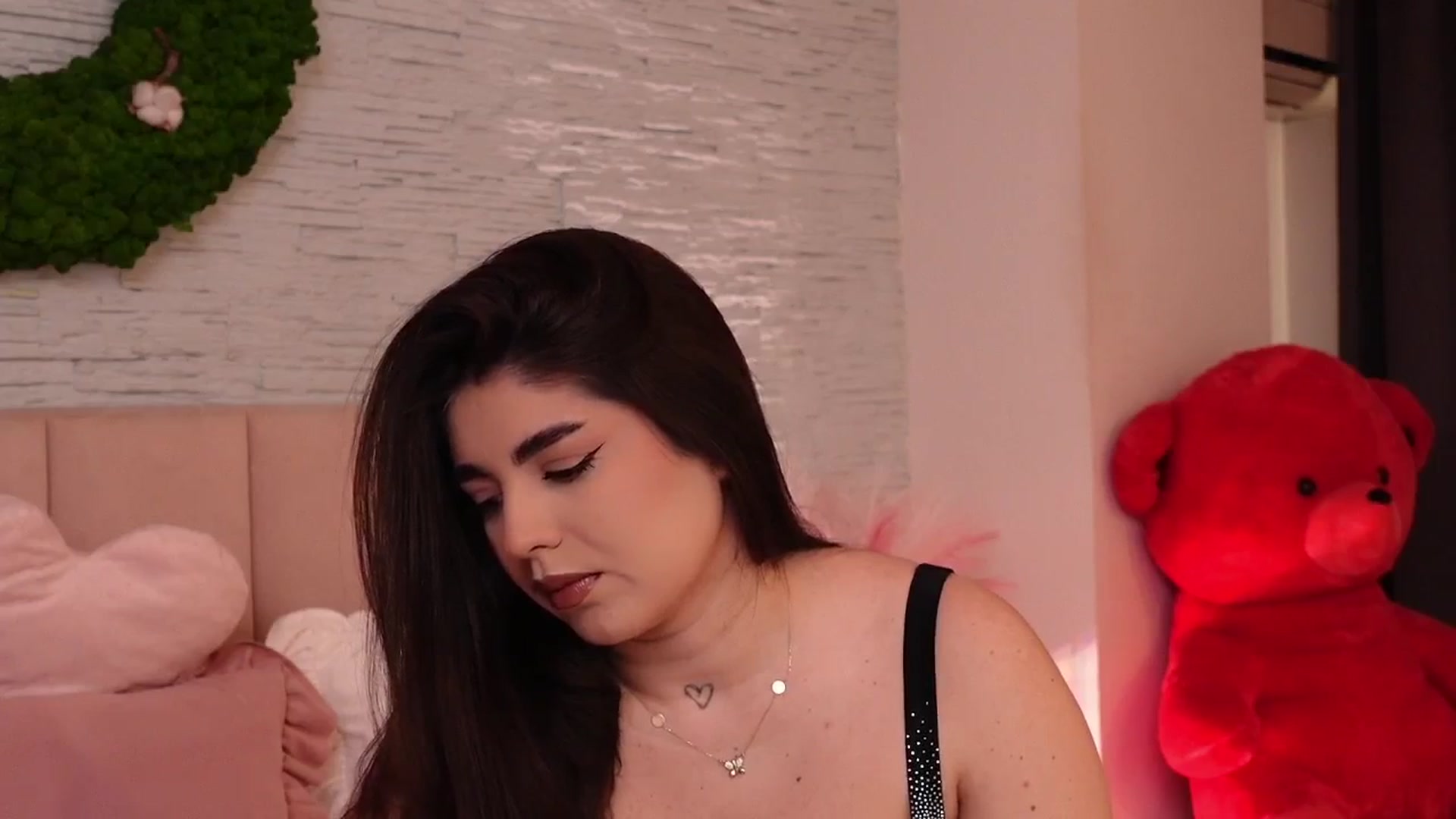 Gallery image thumbnail from RachelS's myfreecams stream on, 04/22/2025, 05:57 image 3 of 20