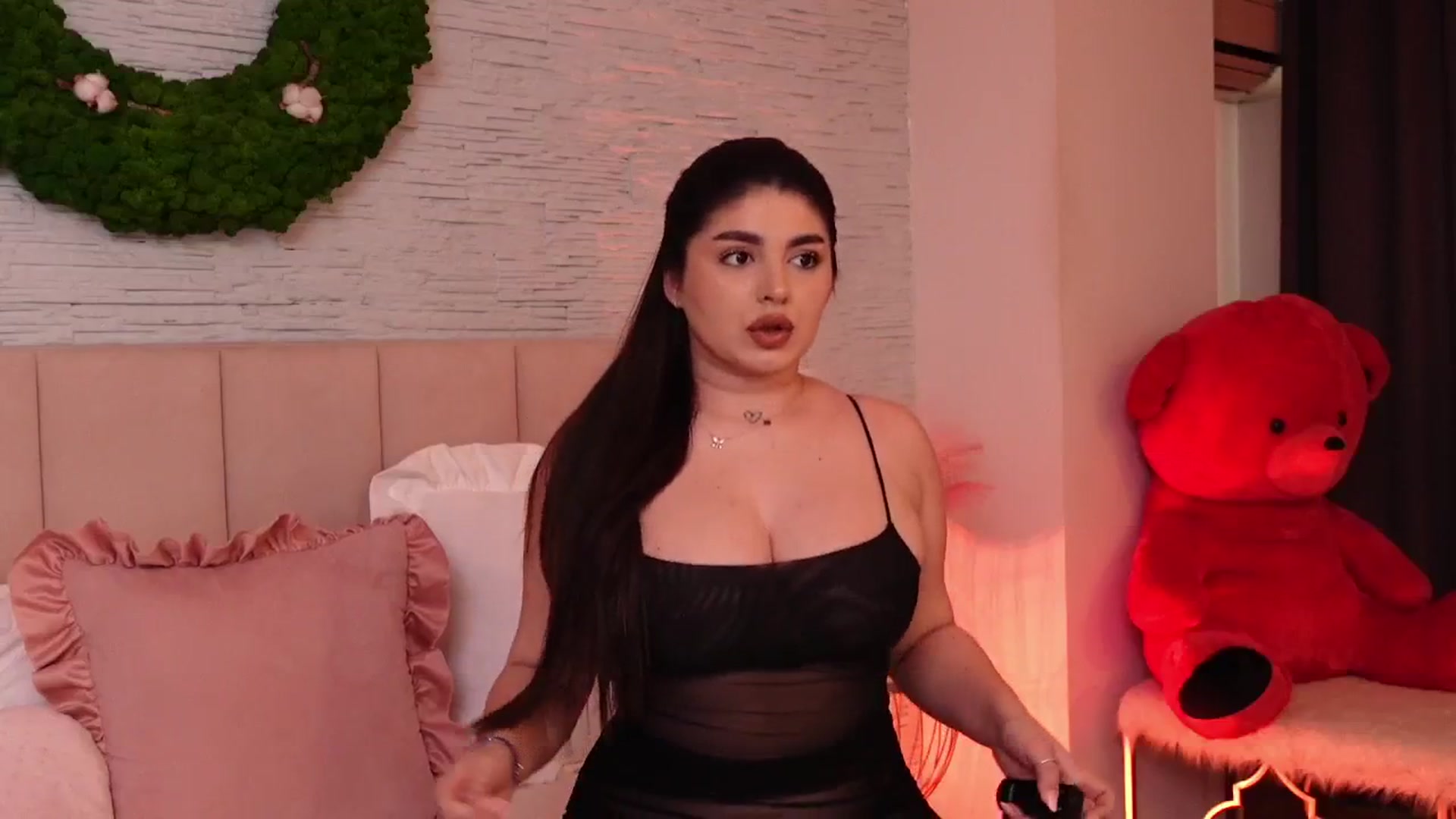 Gallery image thumbnail from RachelS's myfreecams stream on, 04/24/2025, 09:27 image 6 of 20