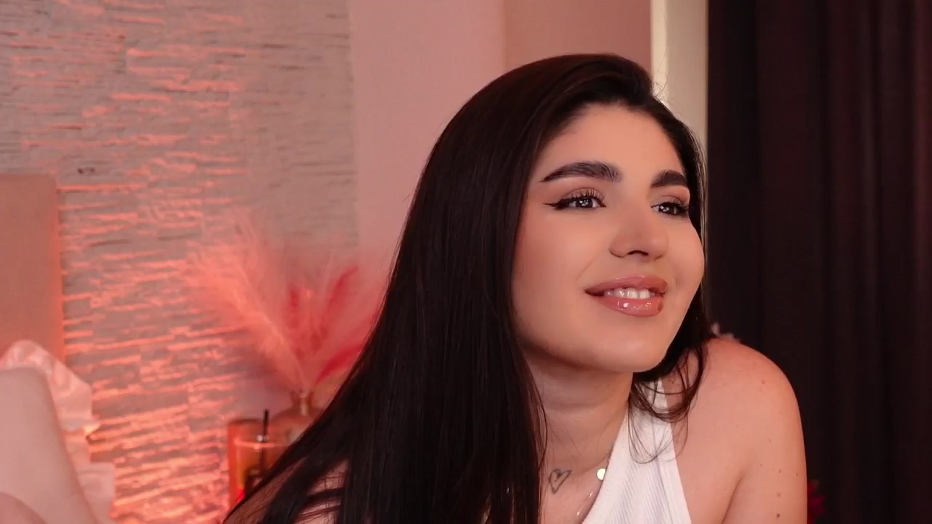 Gallery image thumbnail from RachelS's myfreecams stream on, 04/25/2025, 08:53 image 4 of 20