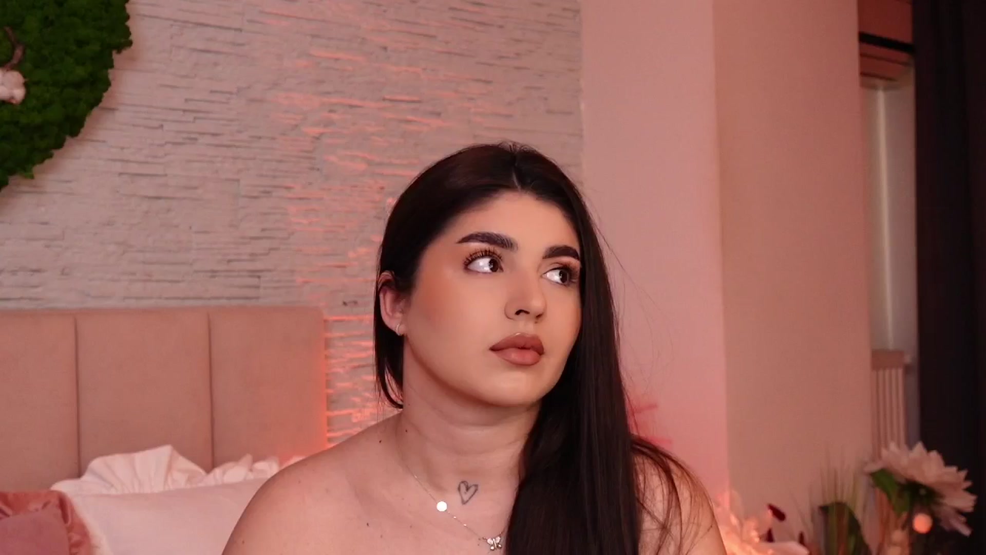 Gallery image thumbnail from RachelS's myfreecams stream on, 04/26/2025, 06:03 image 15 of 20