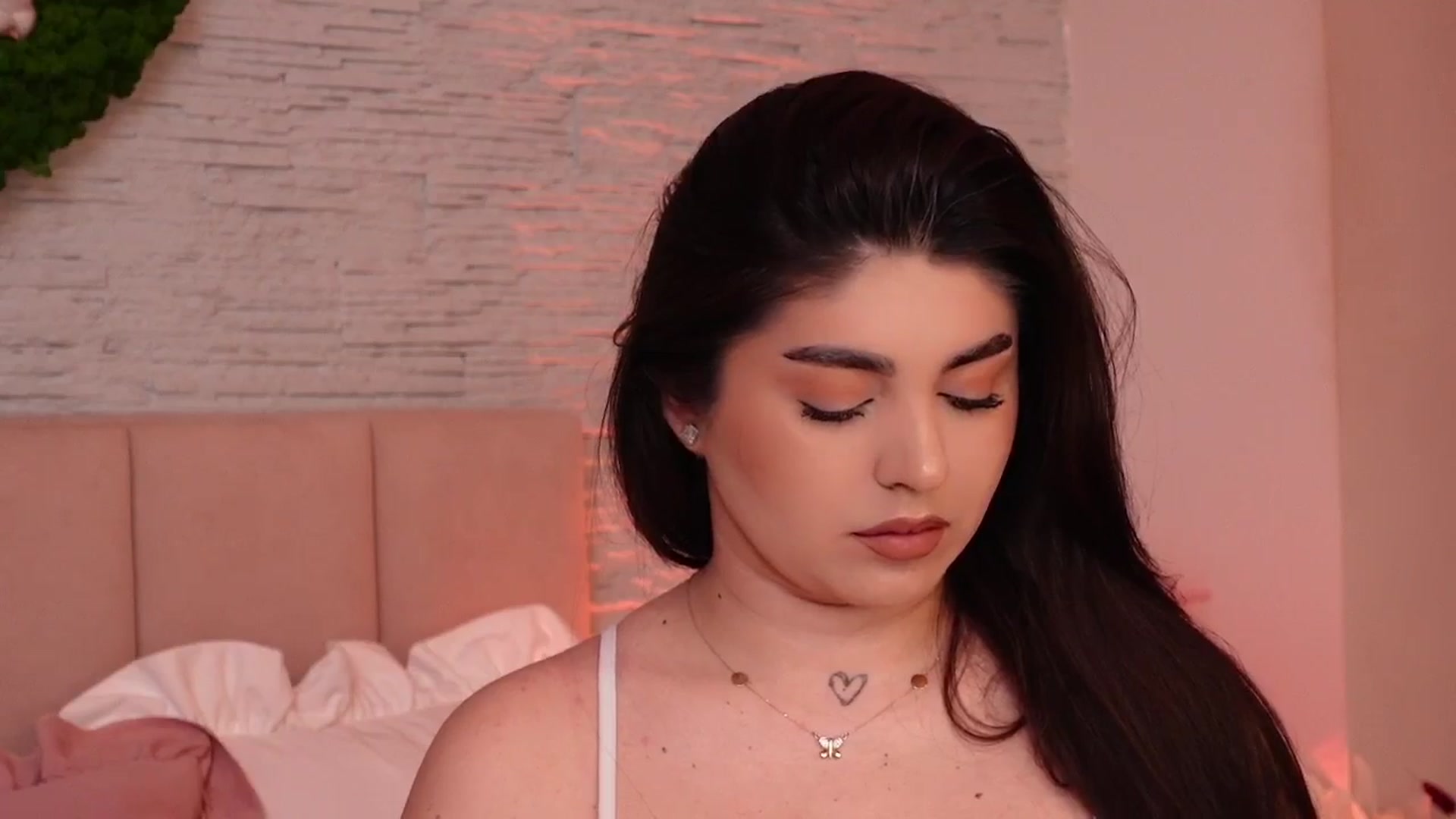 Gallery image thumbnail from RachelS's myfreecams stream on, 04/28/2025, 05:30 image 4 of 20