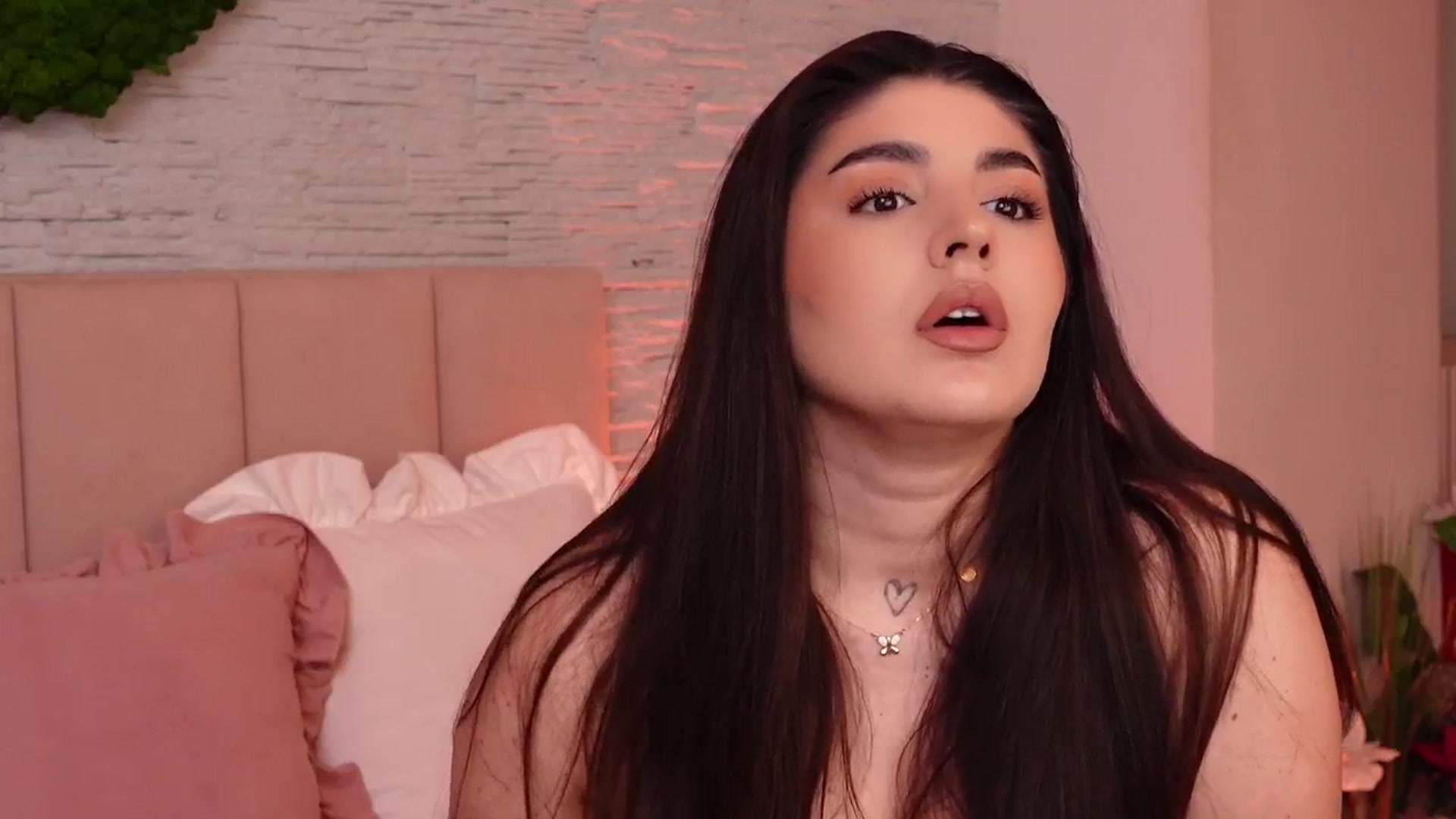 Gallery image thumbnail from RachelS's myfreecams stream on, 04/28/2025, 05:30 image 19 of 20