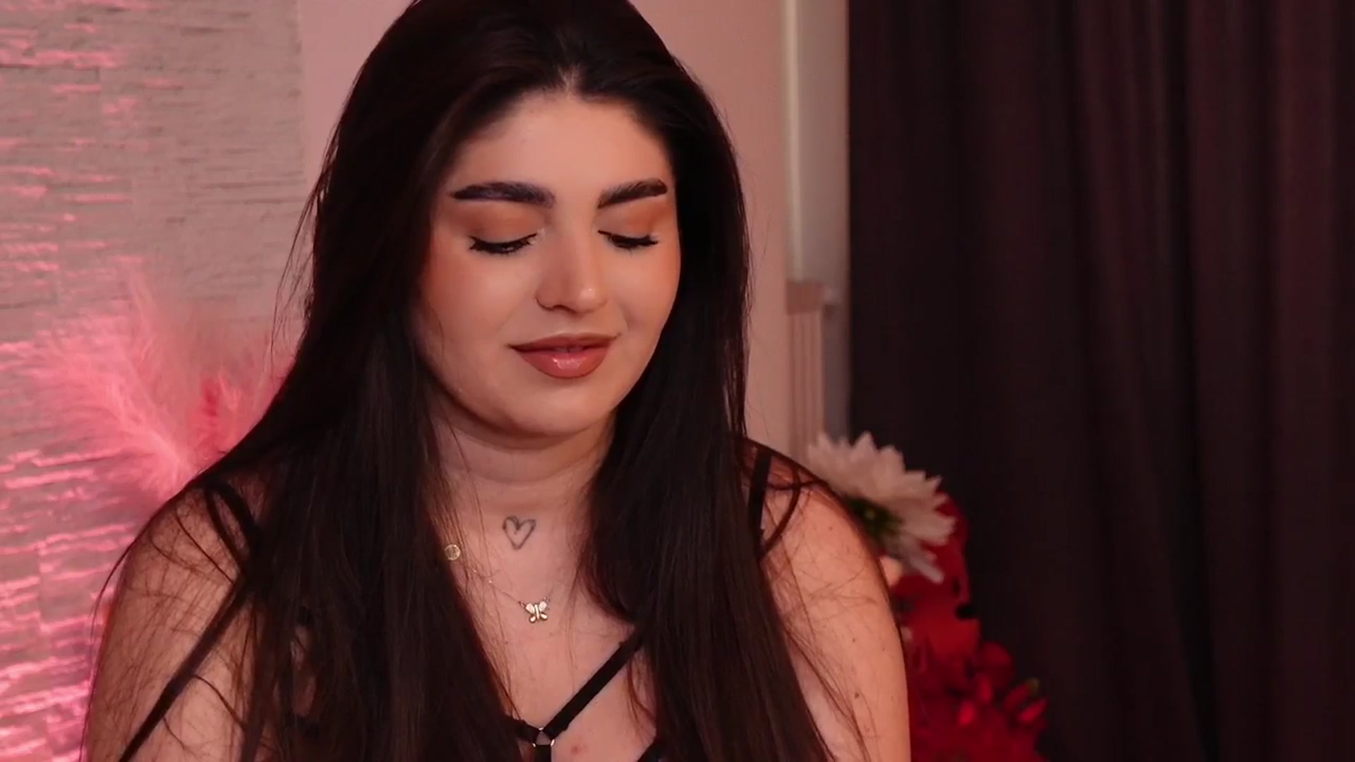 Gallery image thumbnail from RachelS's myfreecams stream on, 05/02/2025, 06:52 image 8 of 20