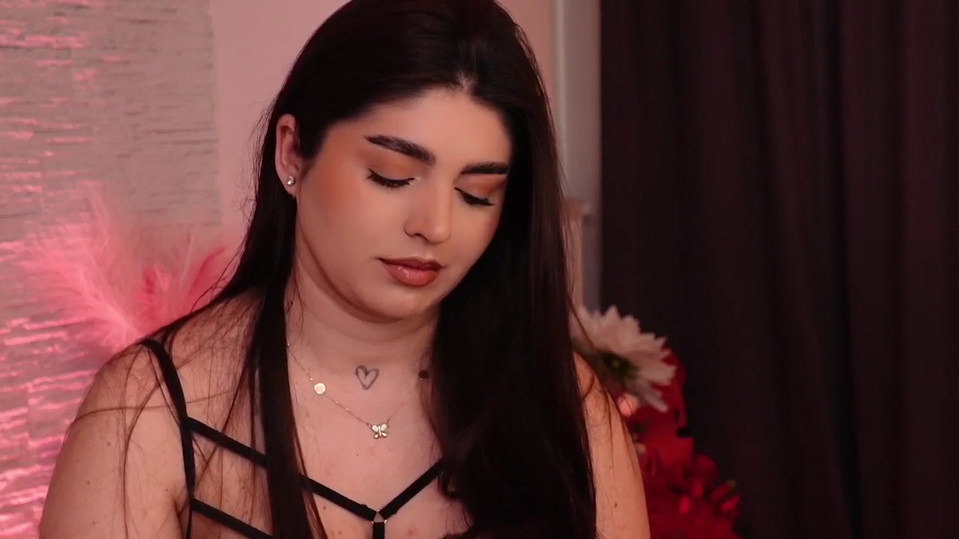 Gallery image thumbnail from RachelS's myfreecams stream on, 05/02/2025, 06:52 image 10 of 20