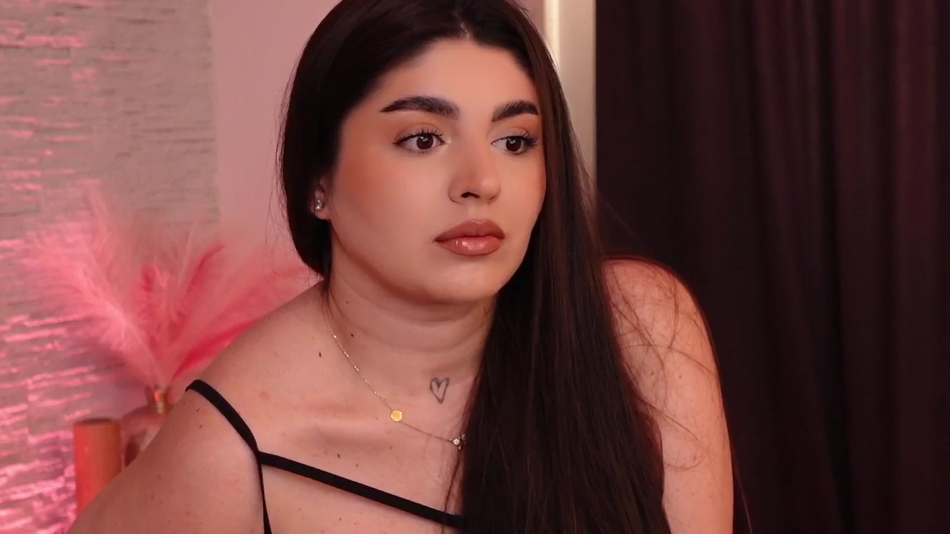 Gallery image thumbnail from RachelS's myfreecams stream on, 05/02/2025, 06:52 image 15 of 20