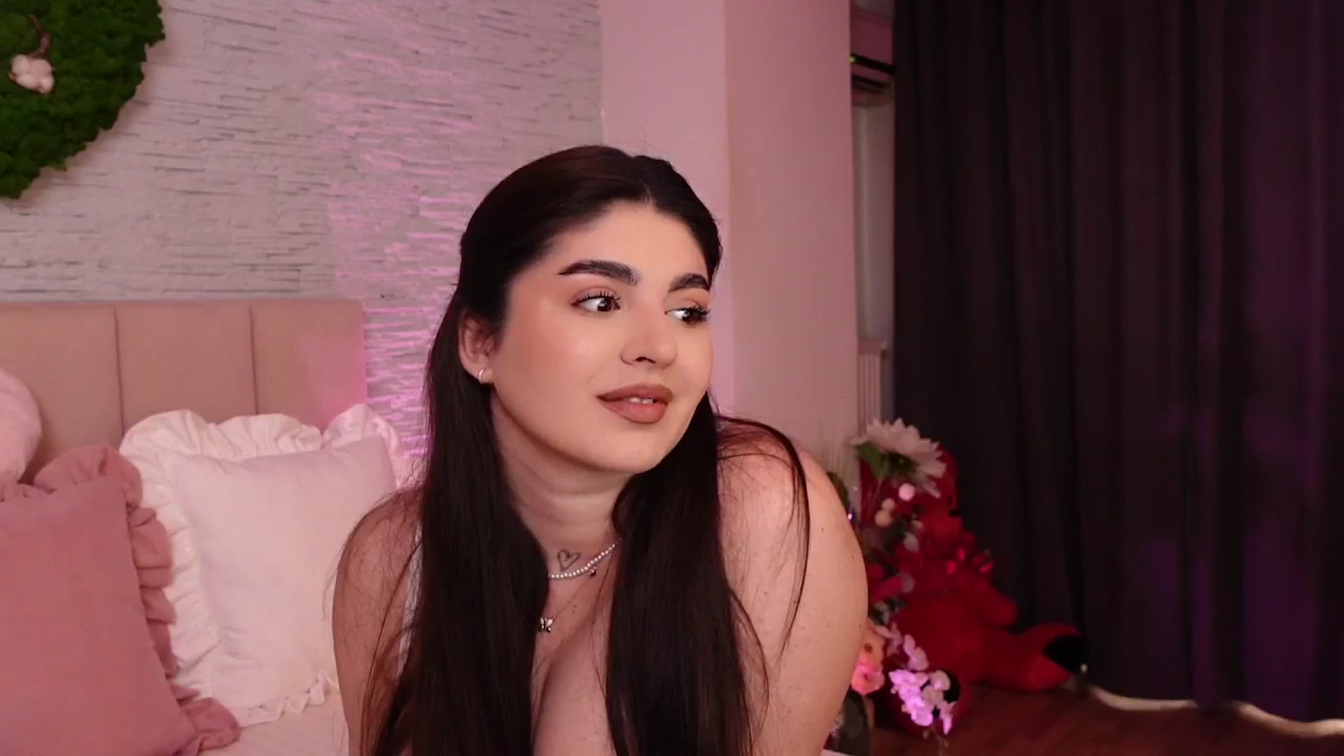 Gallery image thumbnail from RachelS's myfreecams stream on, 05/06/2025, 07:00 image 4 of 20
