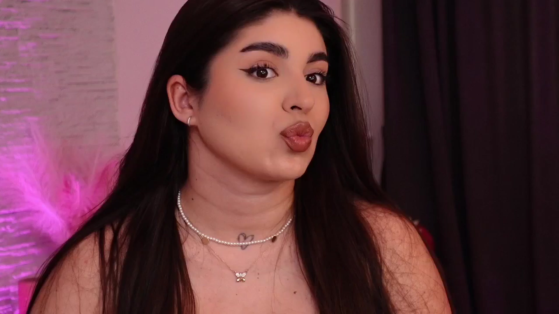 Gallery image thumbnail from RachelS's myfreecams stream on, 05/07/2025, 10:01 image 18 of 20