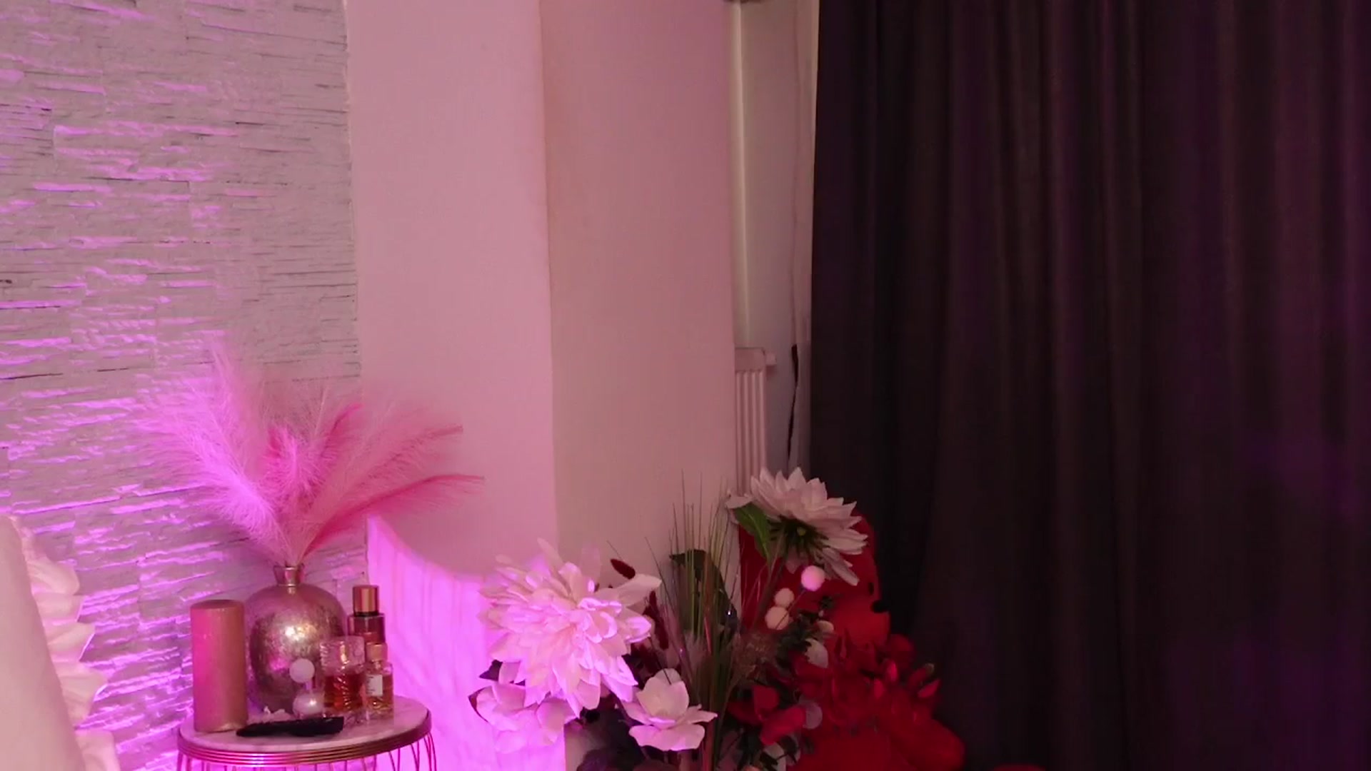 Gallery image thumbnail from RachelS's myfreecams stream on, 05/08/2025, 07:00 image 11 of 20