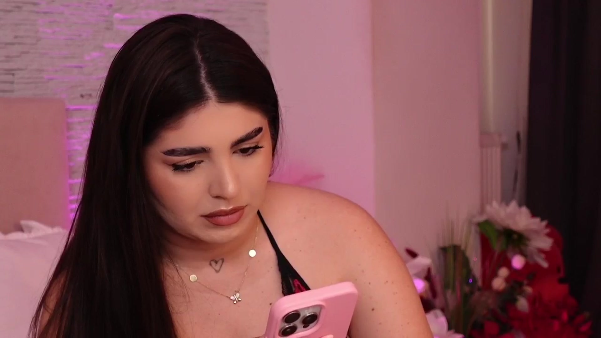 Gallery image thumbnail from RachelS's myfreecams stream on, 05/09/2025, 06:44 image 12 of 20