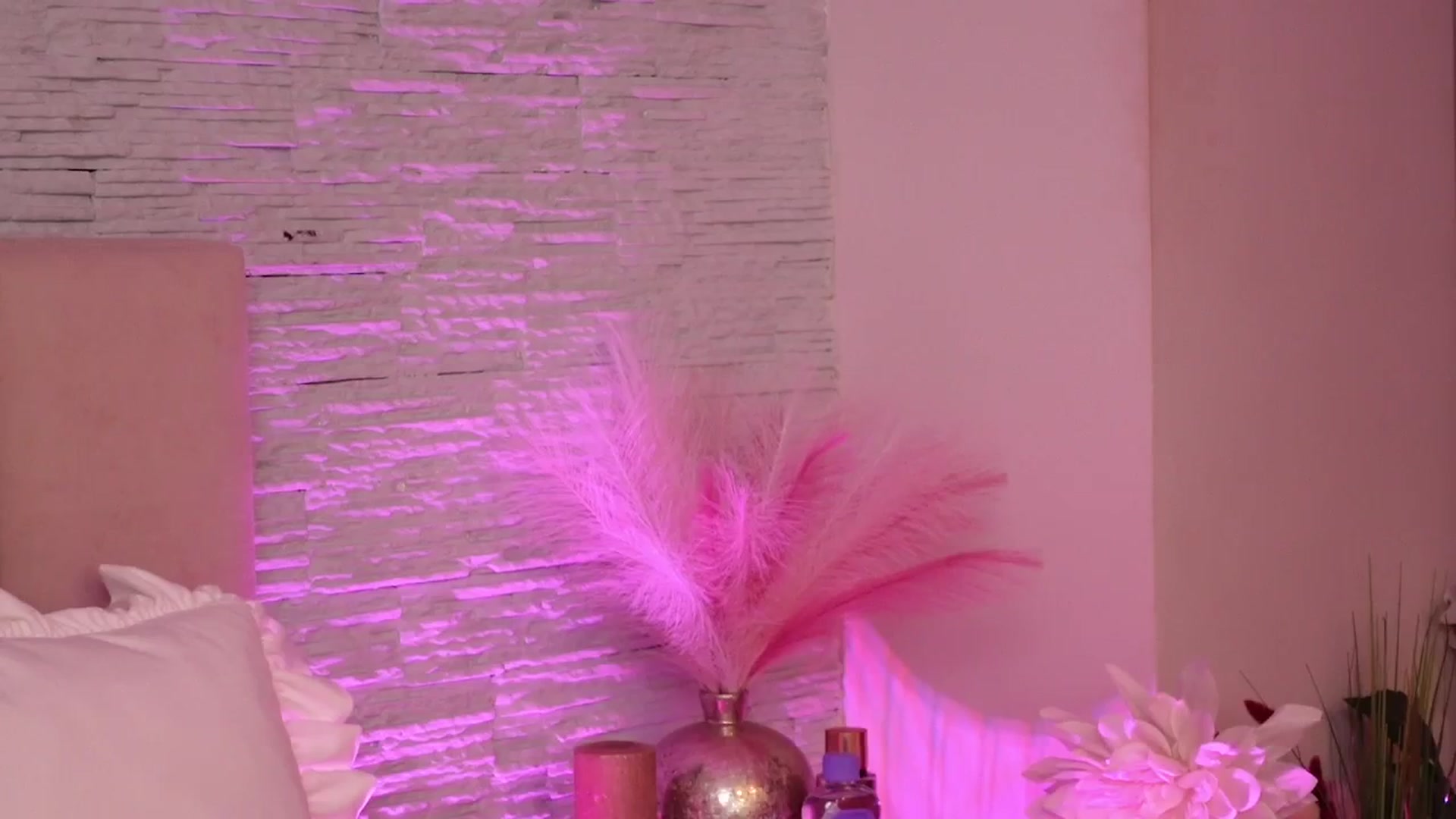 Gallery image thumbnail from RachelS's myfreecams stream on, 05/10/2025, 06:35 image 16 of 20