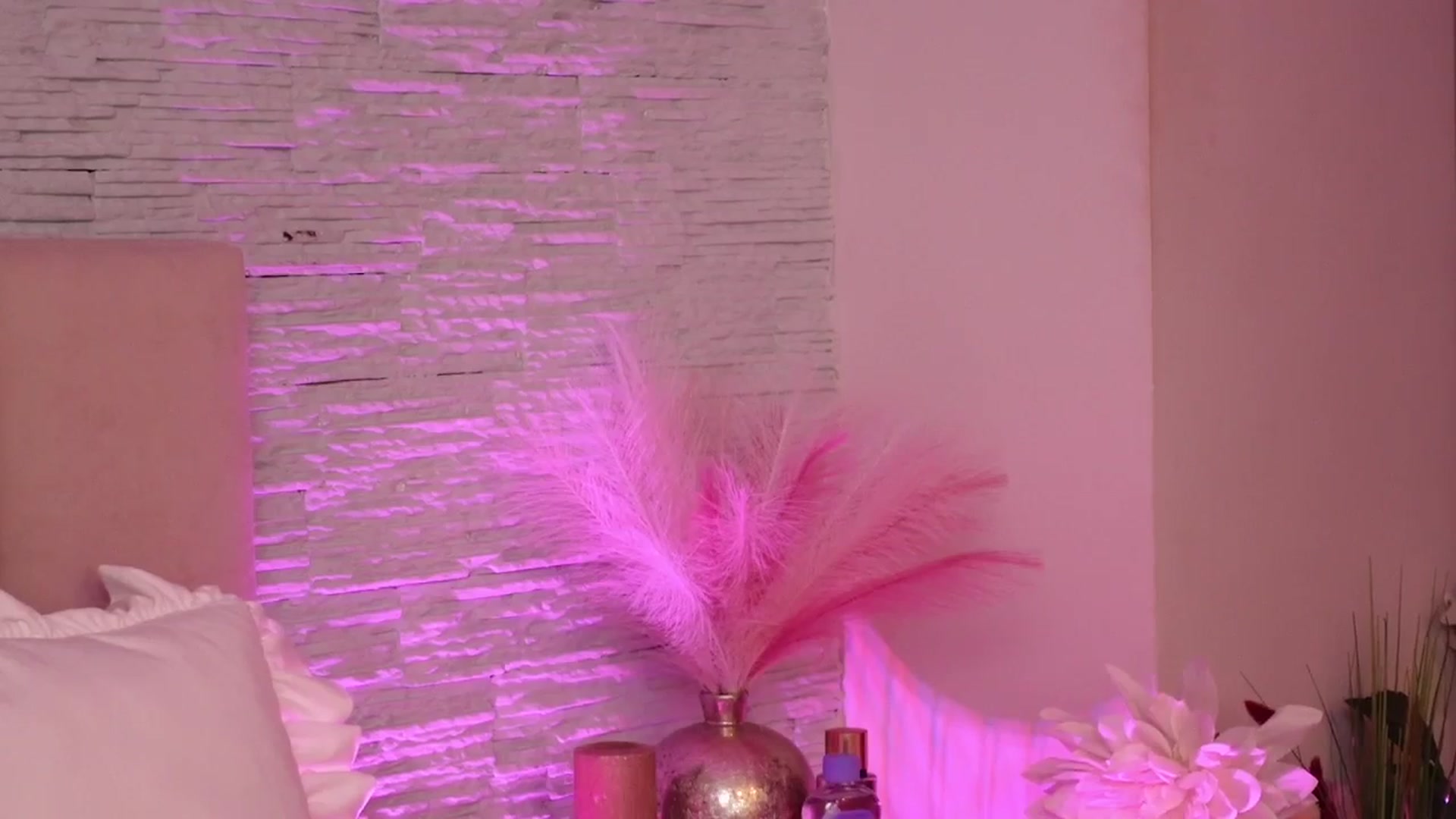 Gallery image thumbnail from RachelS's myfreecams stream on, 05/10/2025, 06:35 image 17 of 20