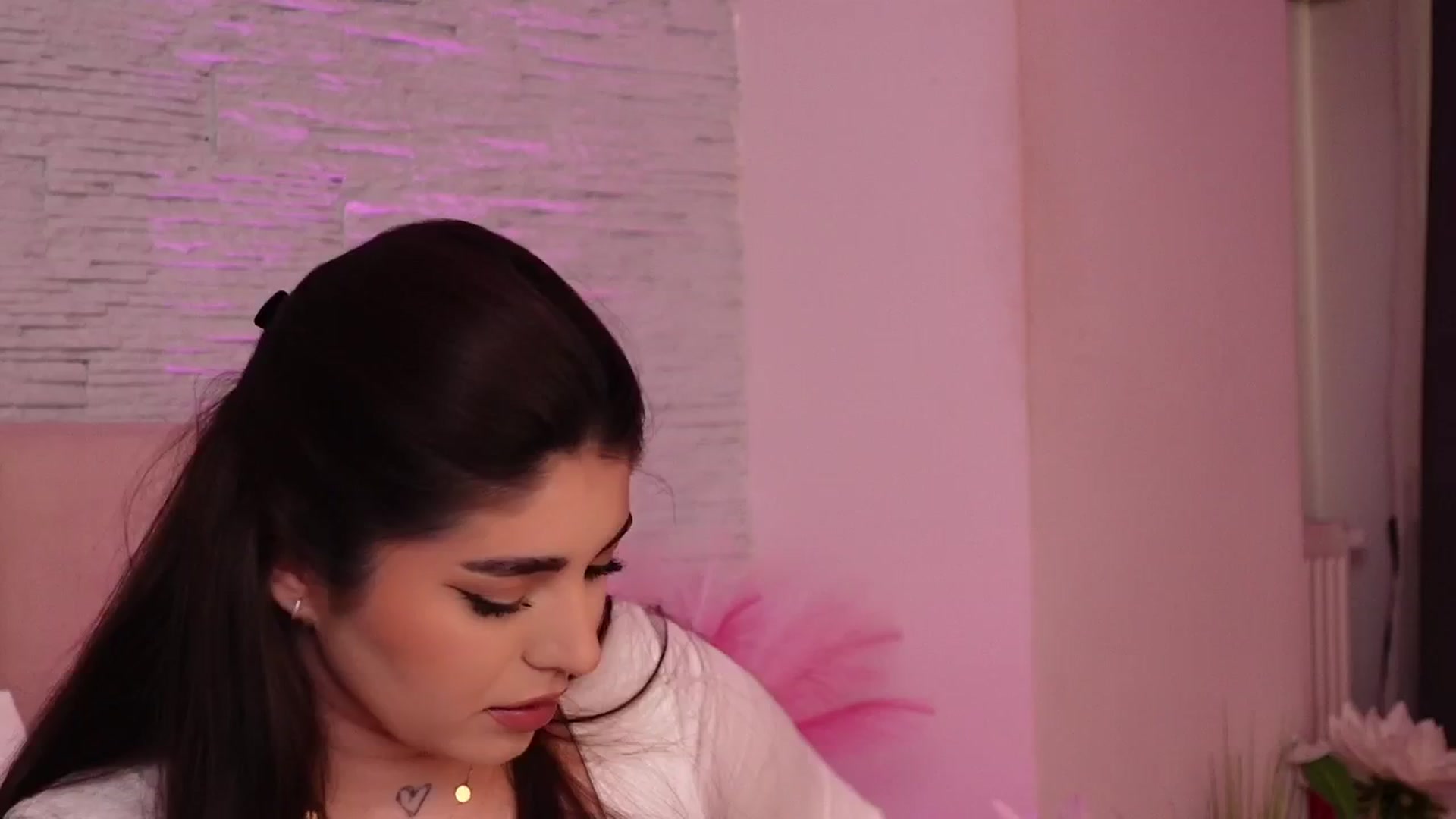 Gallery image thumbnail from RachelS's myfreecams stream on, 05/10/2025, 10:11 image 19 of 20