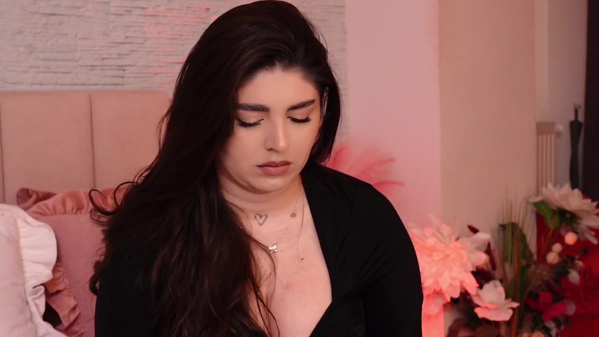 Gallery image thumbnail from RachelS's myfreecams stream on, 05/15/2025, 05:21 image 9 of 20