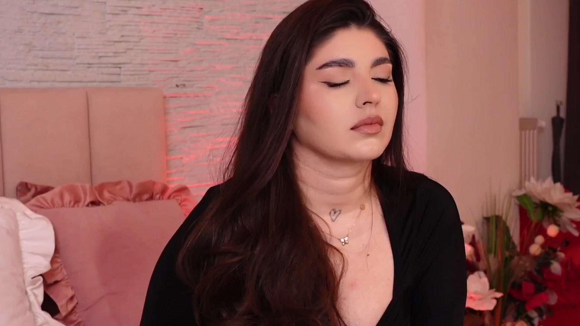 Gallery image thumbnail from RachelS's myfreecams stream on, 05/15/2025, 05:21 image 12 of 20