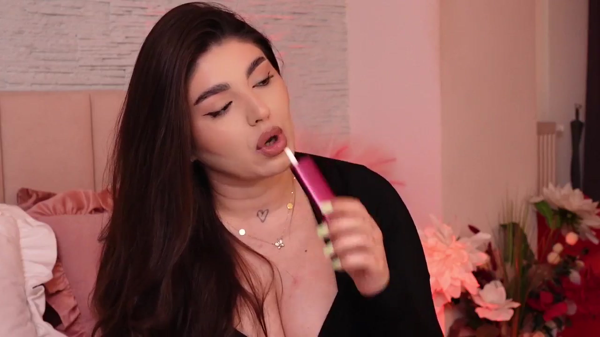 Gallery image thumbnail from RachelS's myfreecams stream on, 05/15/2025, 05:21 image 8 of 20