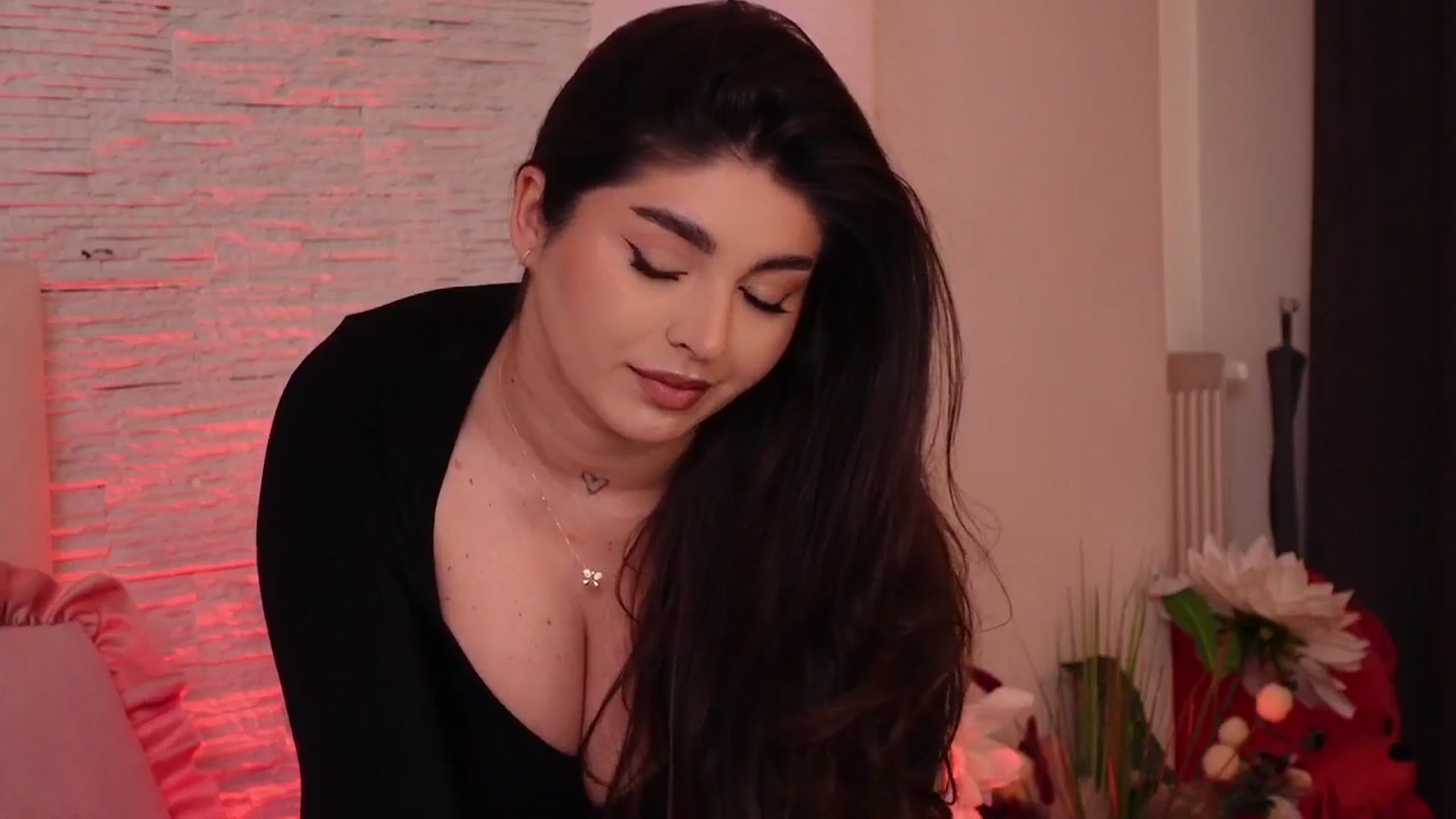 Gallery image thumbnail from RachelS's myfreecams stream on, 05/15/2025, 06:00 image 4 of 20