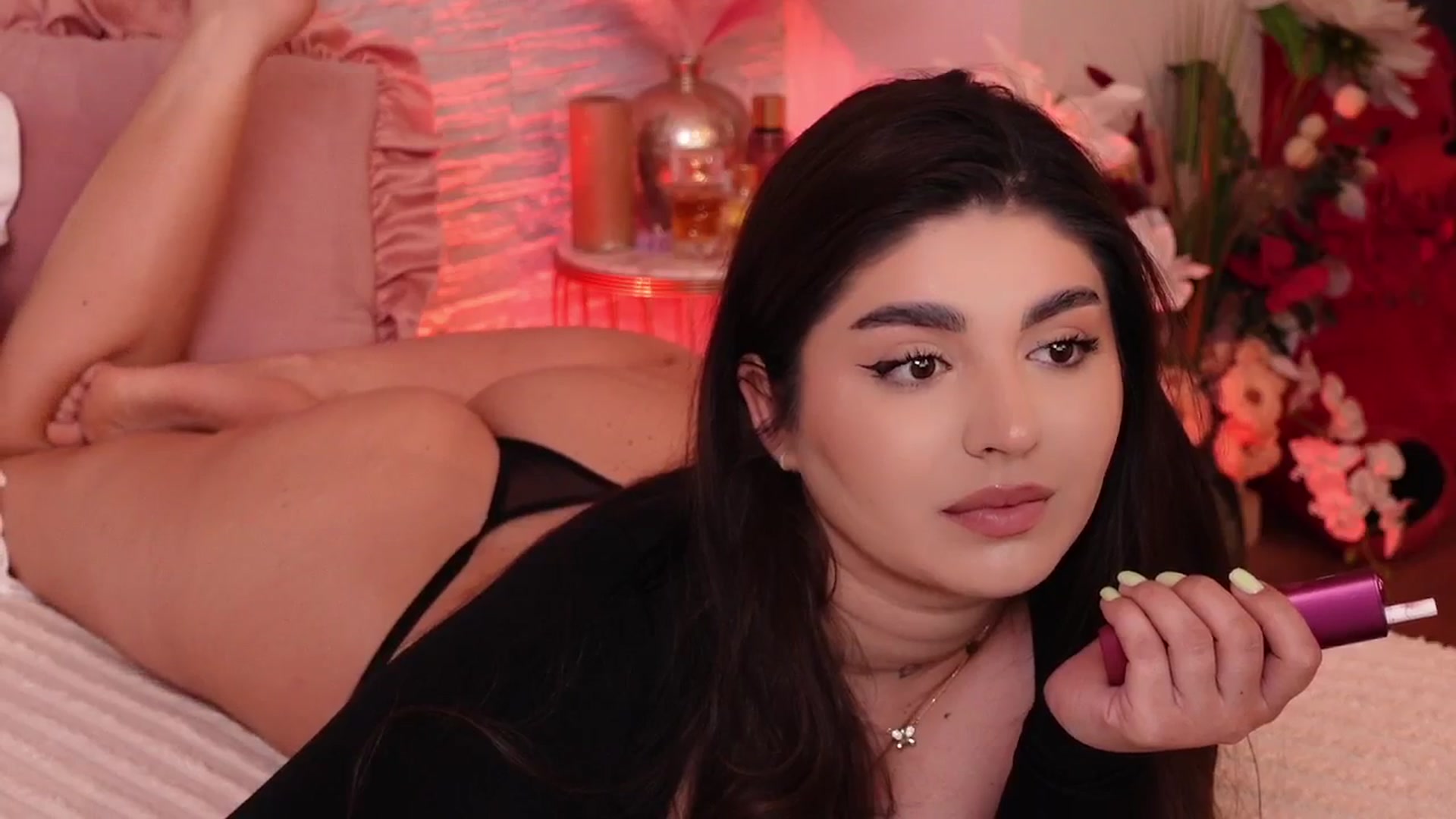 Gallery image thumbnail from RachelS's myfreecams stream on, 05/15/2025, 06:00 image 12 of 20