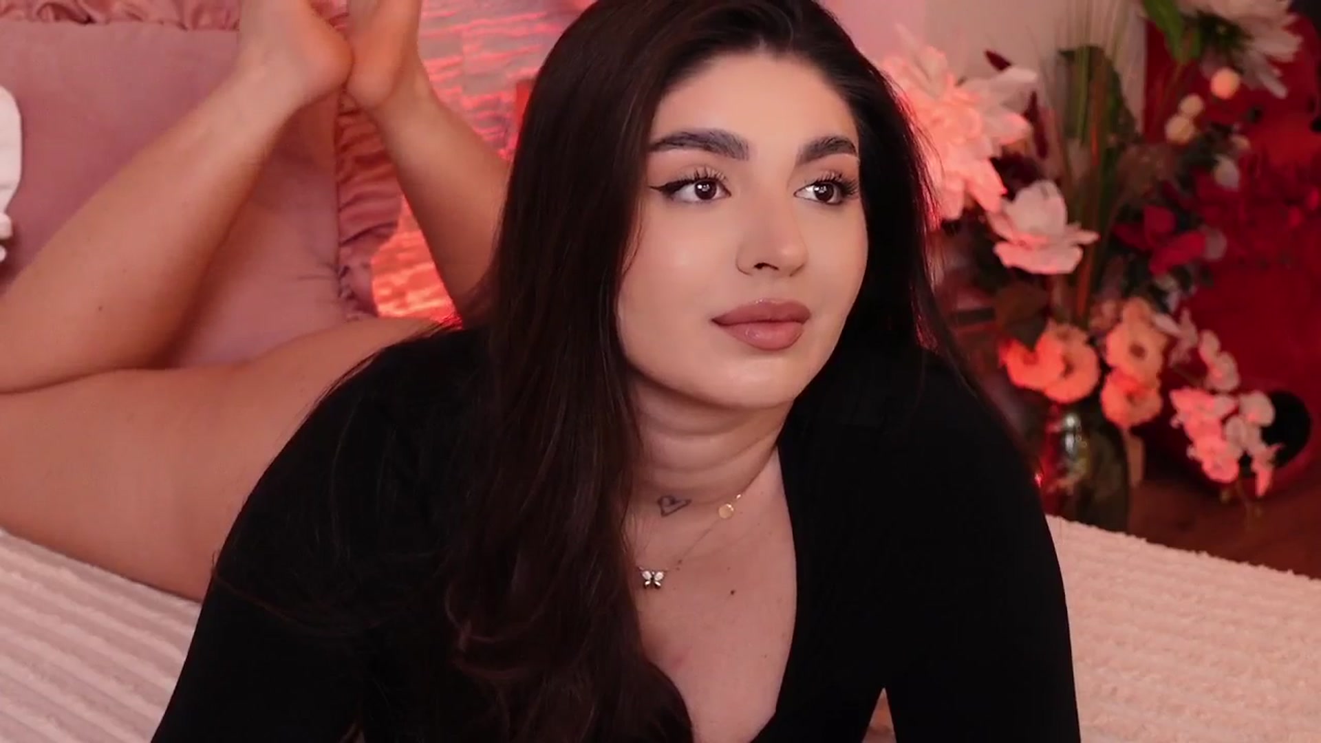 Gallery image thumbnail from RachelS's myfreecams stream on, 05/15/2025, 06:00 image 7 of 20