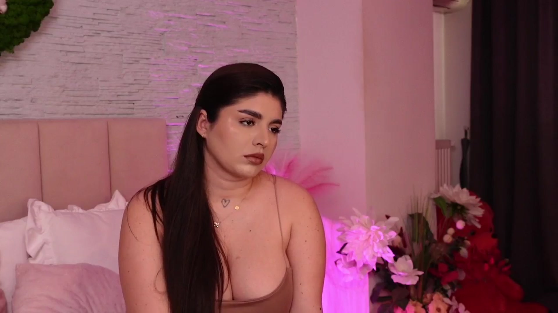Gallery image thumbnail from RachelS's myfreecams stream on, 05/20/2025, 09:51 image 15 of 20