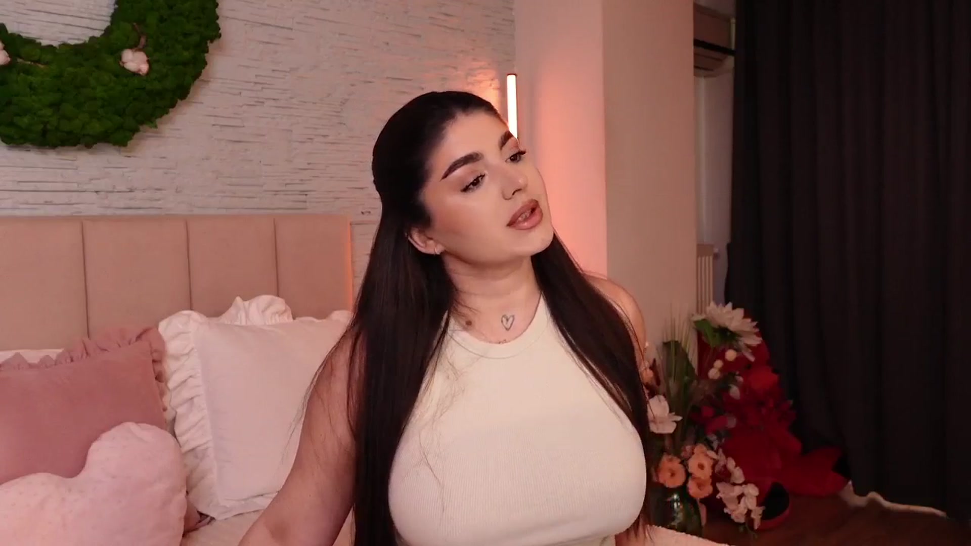 Gallery image thumbnail from RachelS's myfreecams stream on, 05/28/2025, 05:34 image 7 of 20
