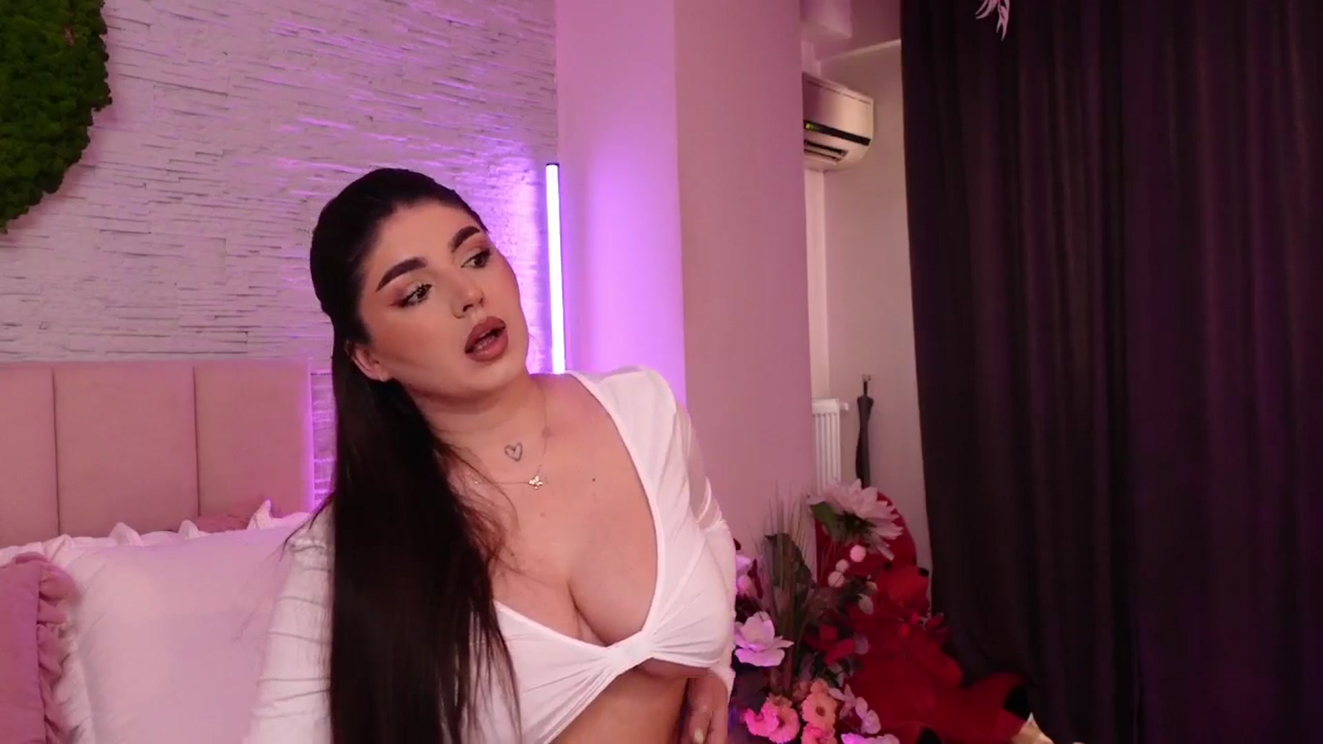 Gallery image thumbnail from RachelS's myfreecams stream on, 05/29/2025, 07:21 image 4 of 20