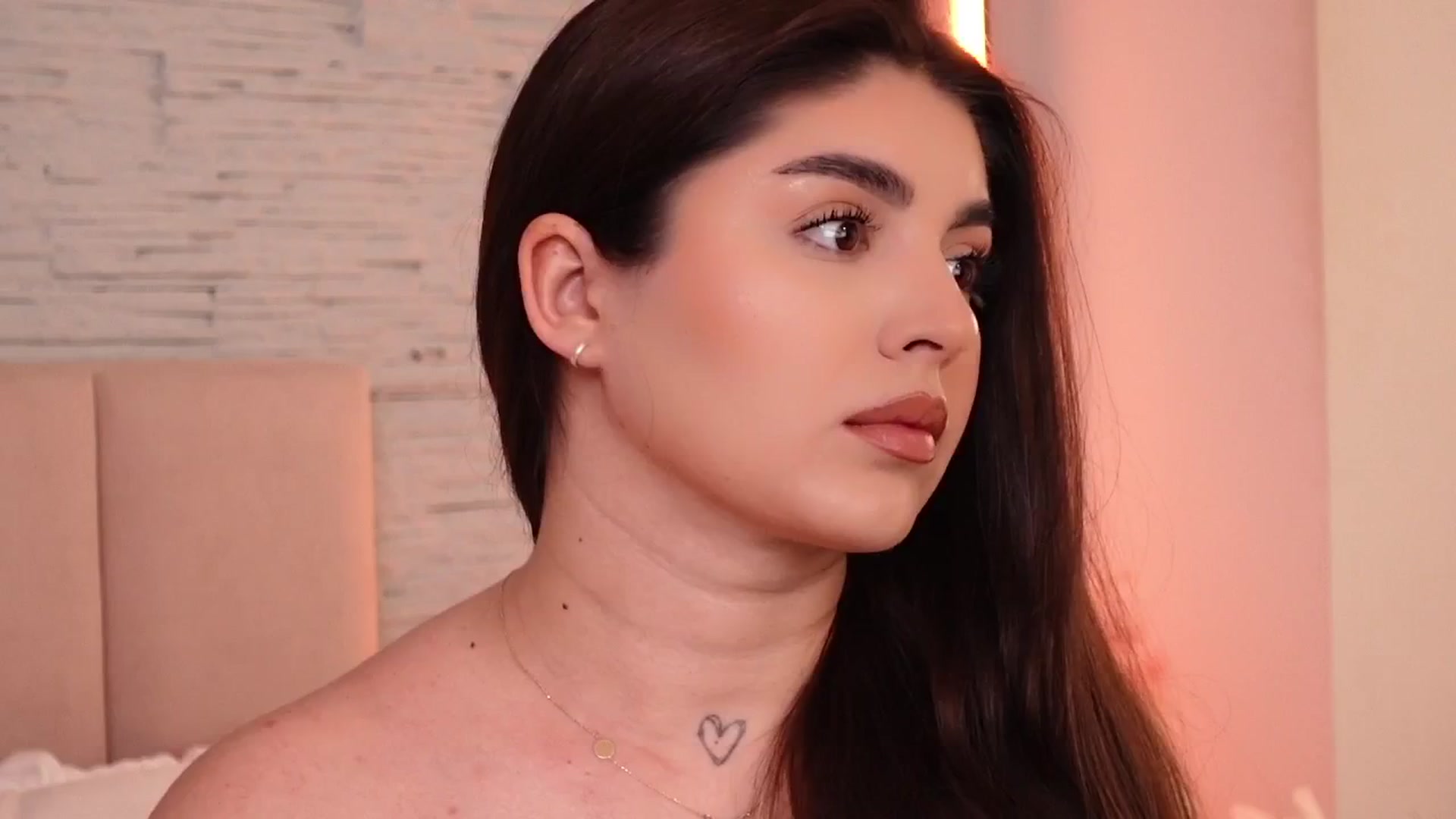 Gallery image thumbnail from RachelS's myfreecams stream on, 06/03/2025, 05:38 image 4 of 20