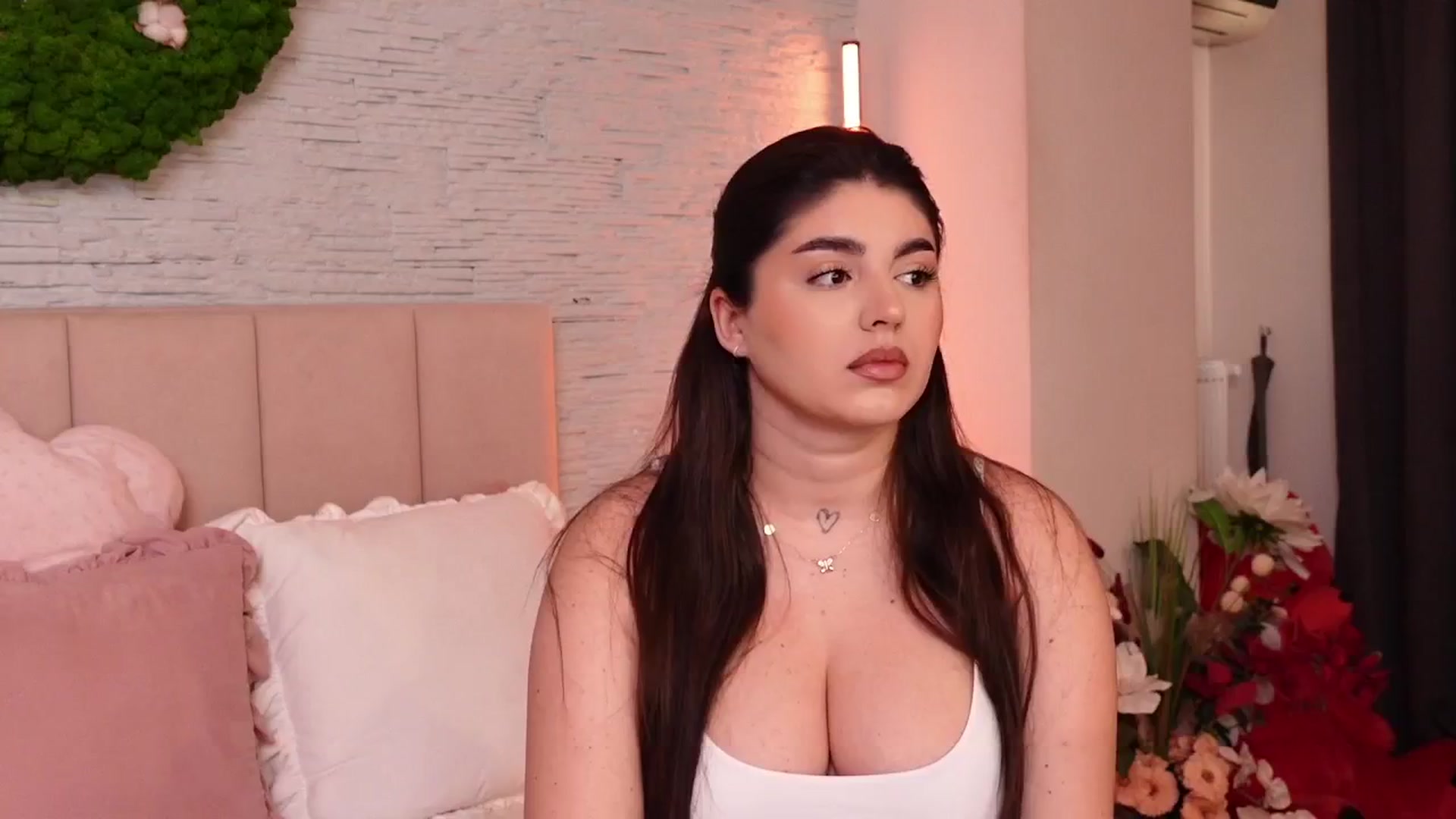 Gallery image thumbnail from RachelS's myfreecams stream on, 06/03/2025, 05:38 image 20 of 20