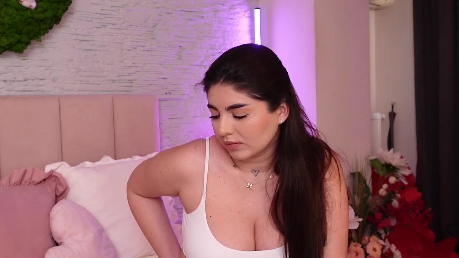 Gallery image thumbnail from RachelS's myfreecams stream on, 06/03/2025, 10:02 image 7 of 20