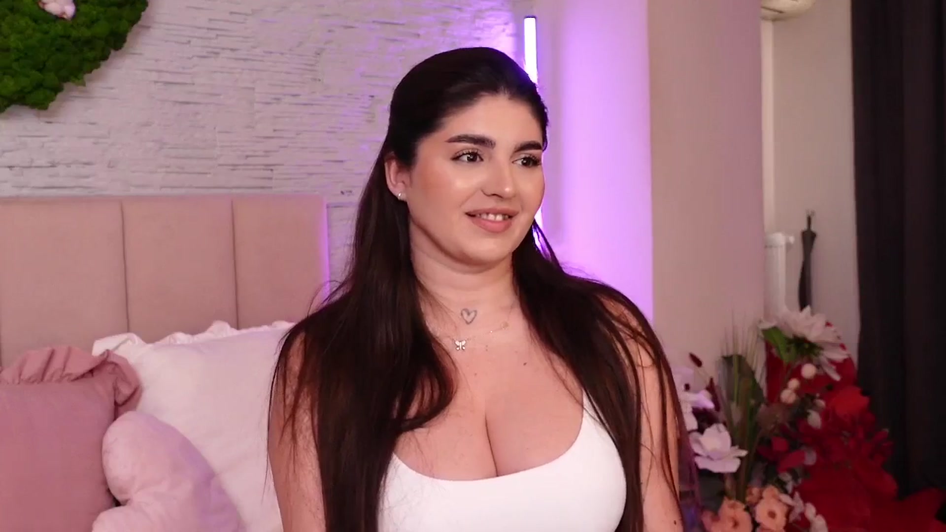 Gallery image thumbnail from RachelS's myfreecams stream on, 06/03/2025, 10:02 image 2 of 20